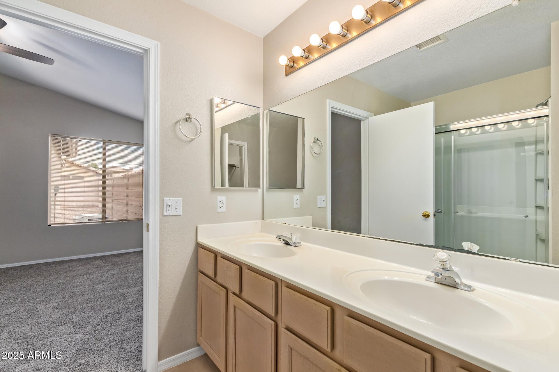 4732 E AMBERWOOD Drive