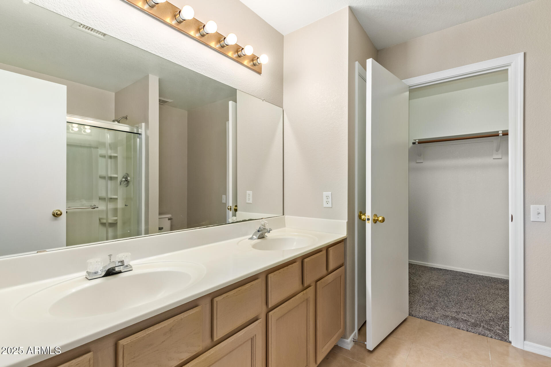 4732 E AMBERWOOD Drive