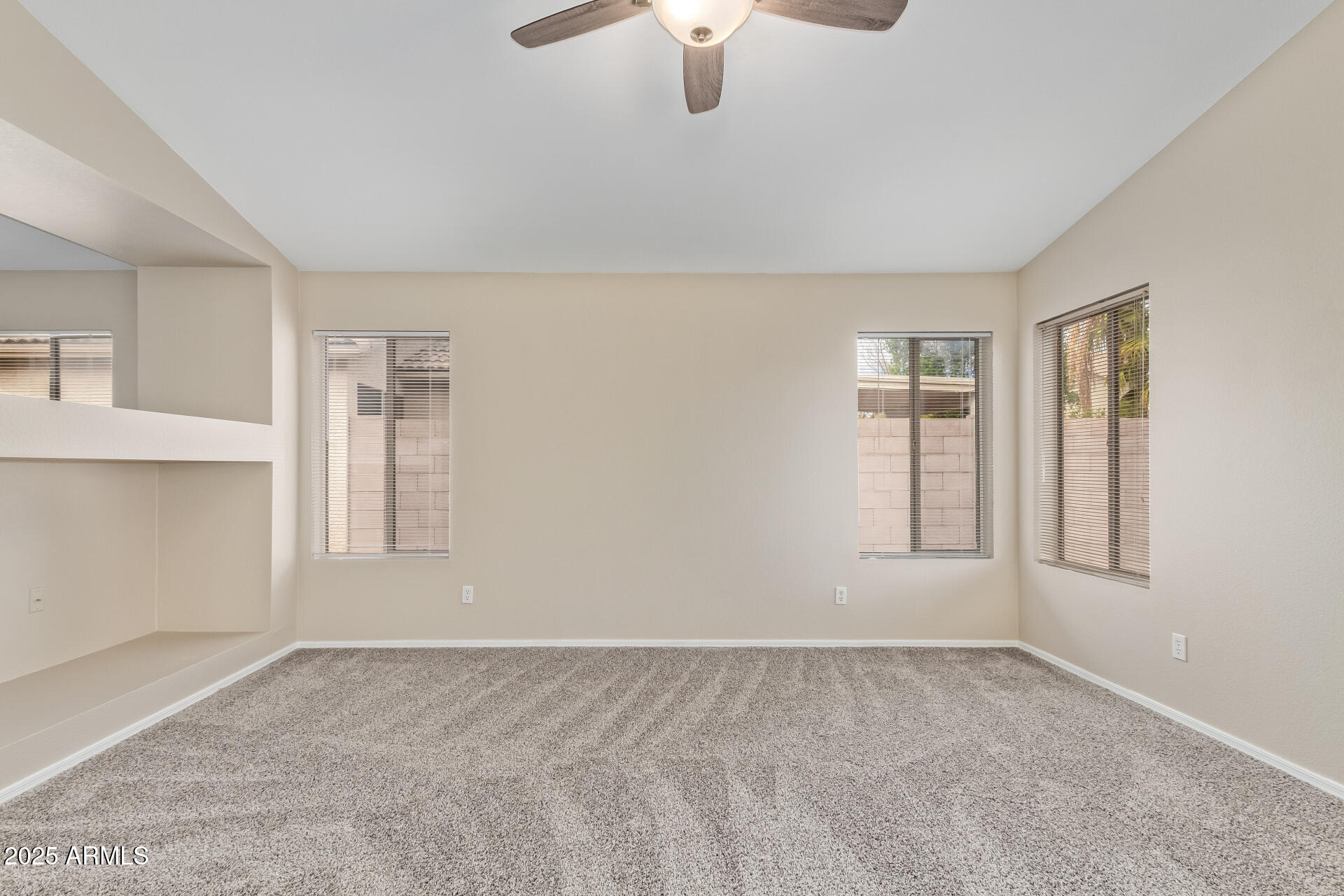 4732 E AMBERWOOD Drive