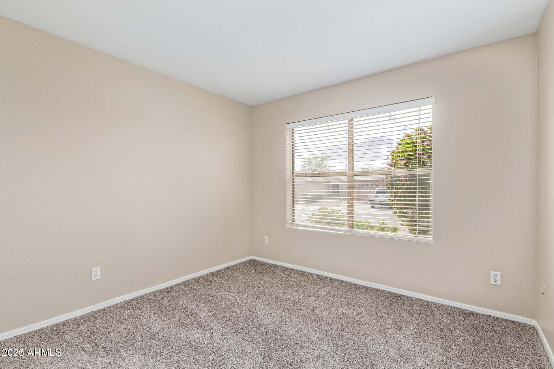 4732 E AMBERWOOD Drive