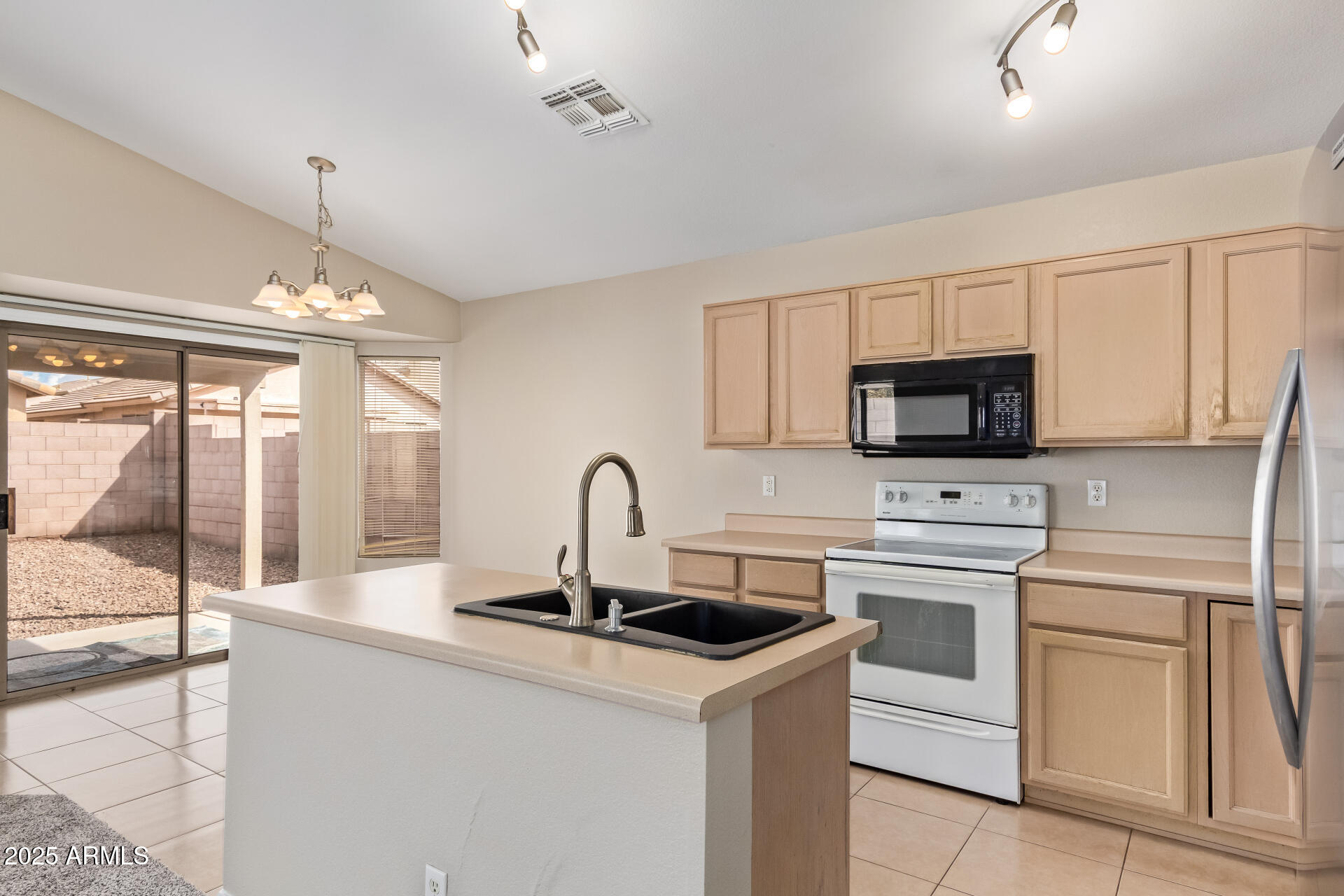 4732 E AMBERWOOD Drive