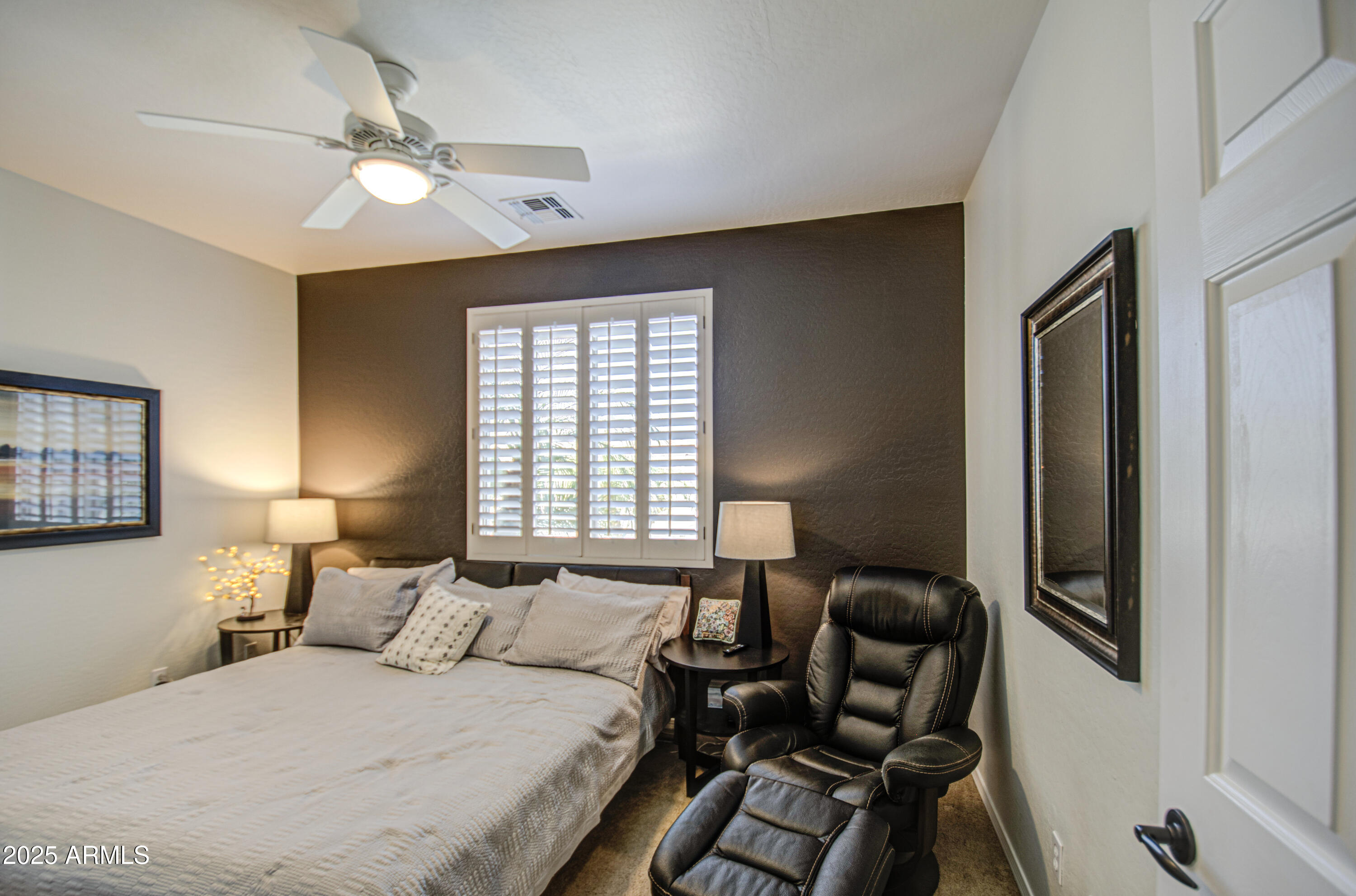 32241 N DOG LEG Court