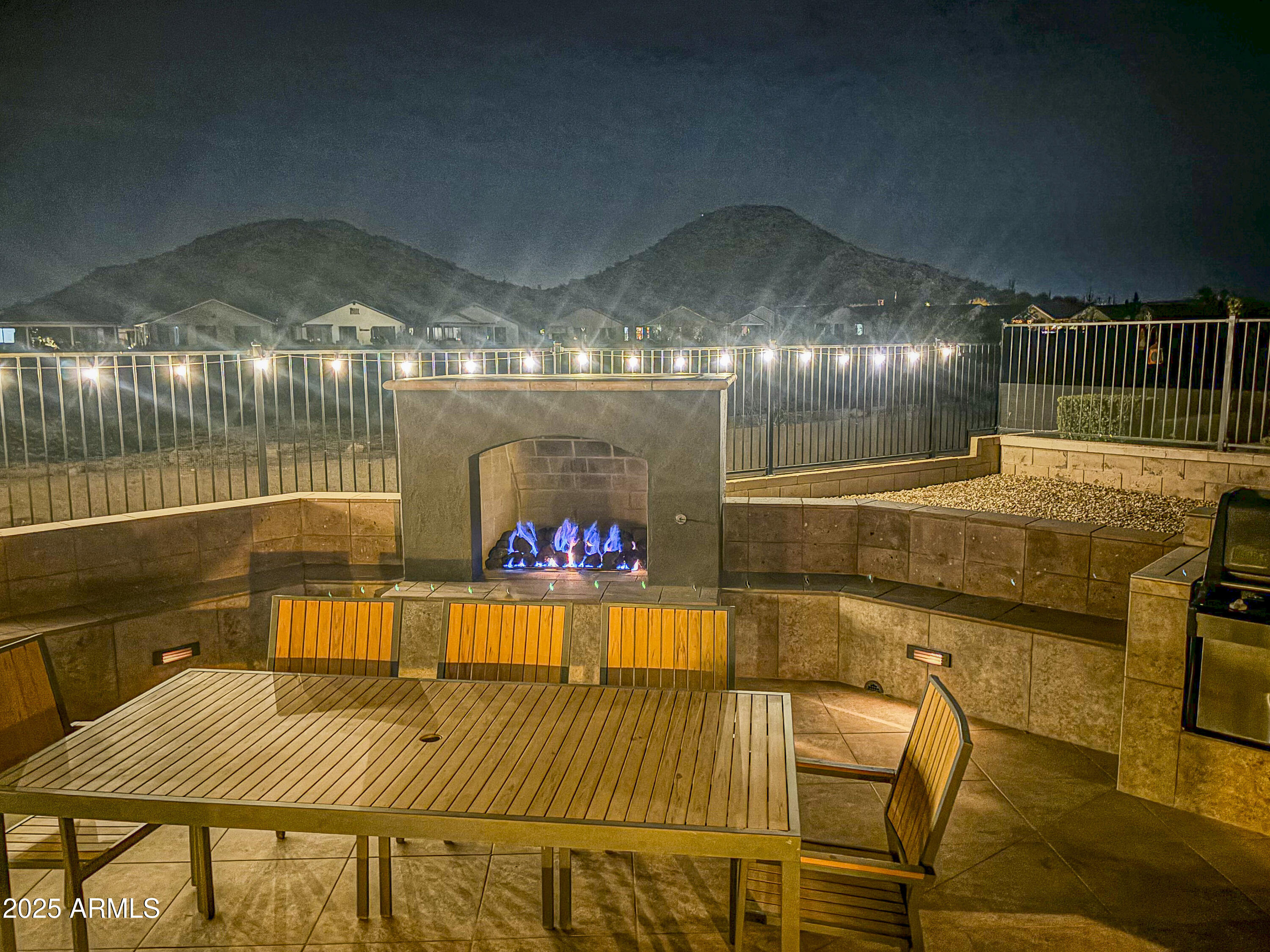 32241 N DOG LEG Court