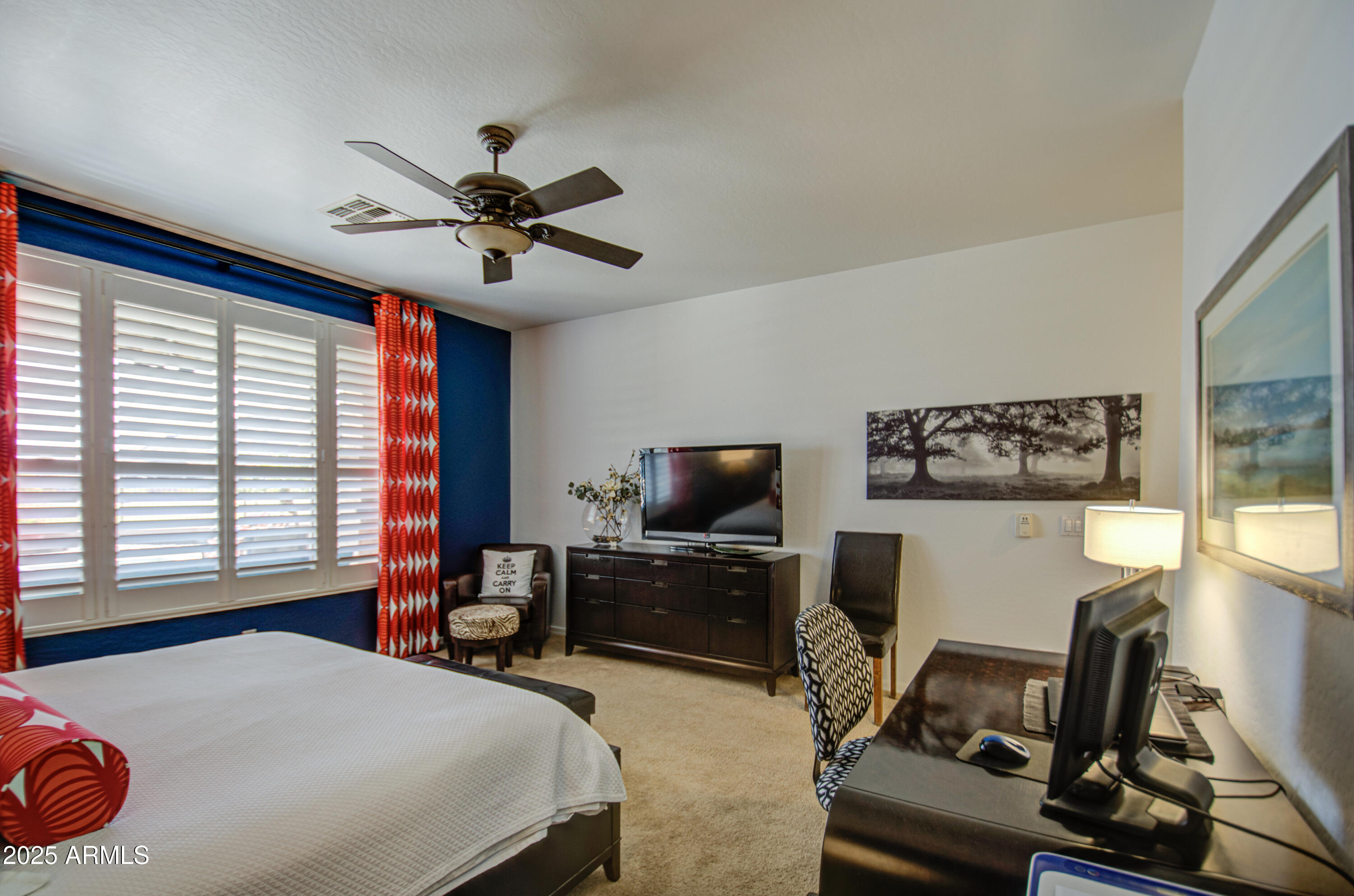 32241 N DOG LEG Court