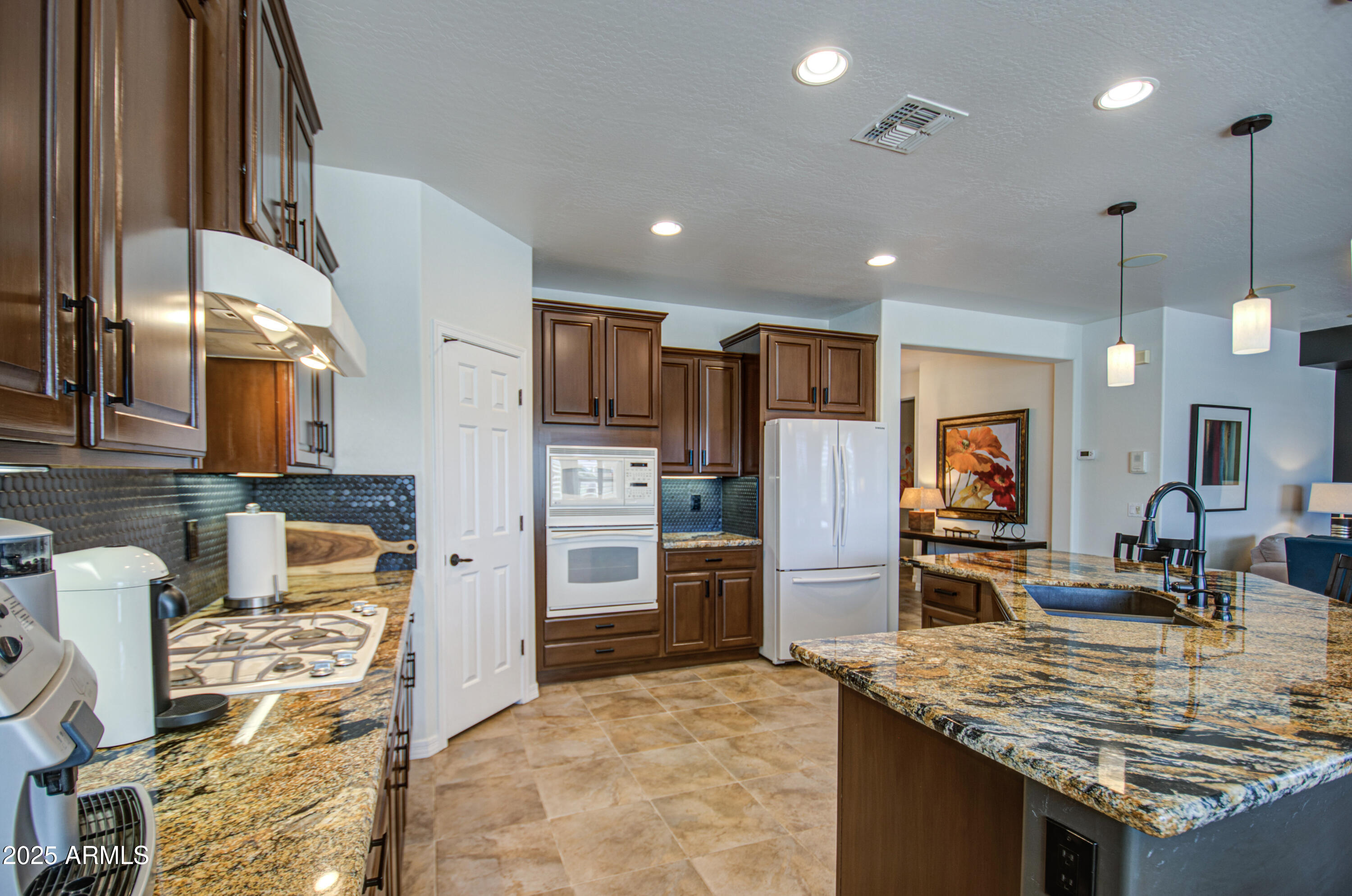 32241 N DOG LEG Court