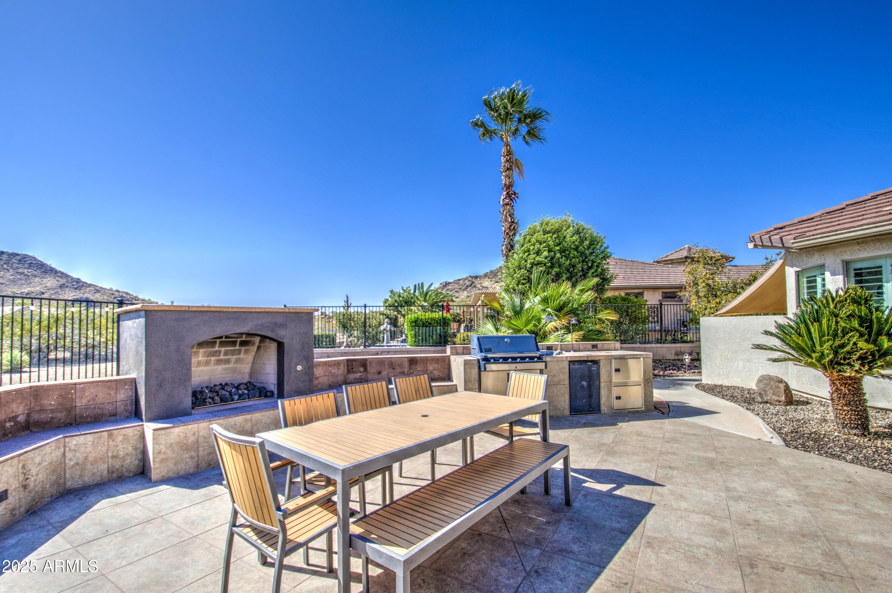 32241 N DOG LEG Court