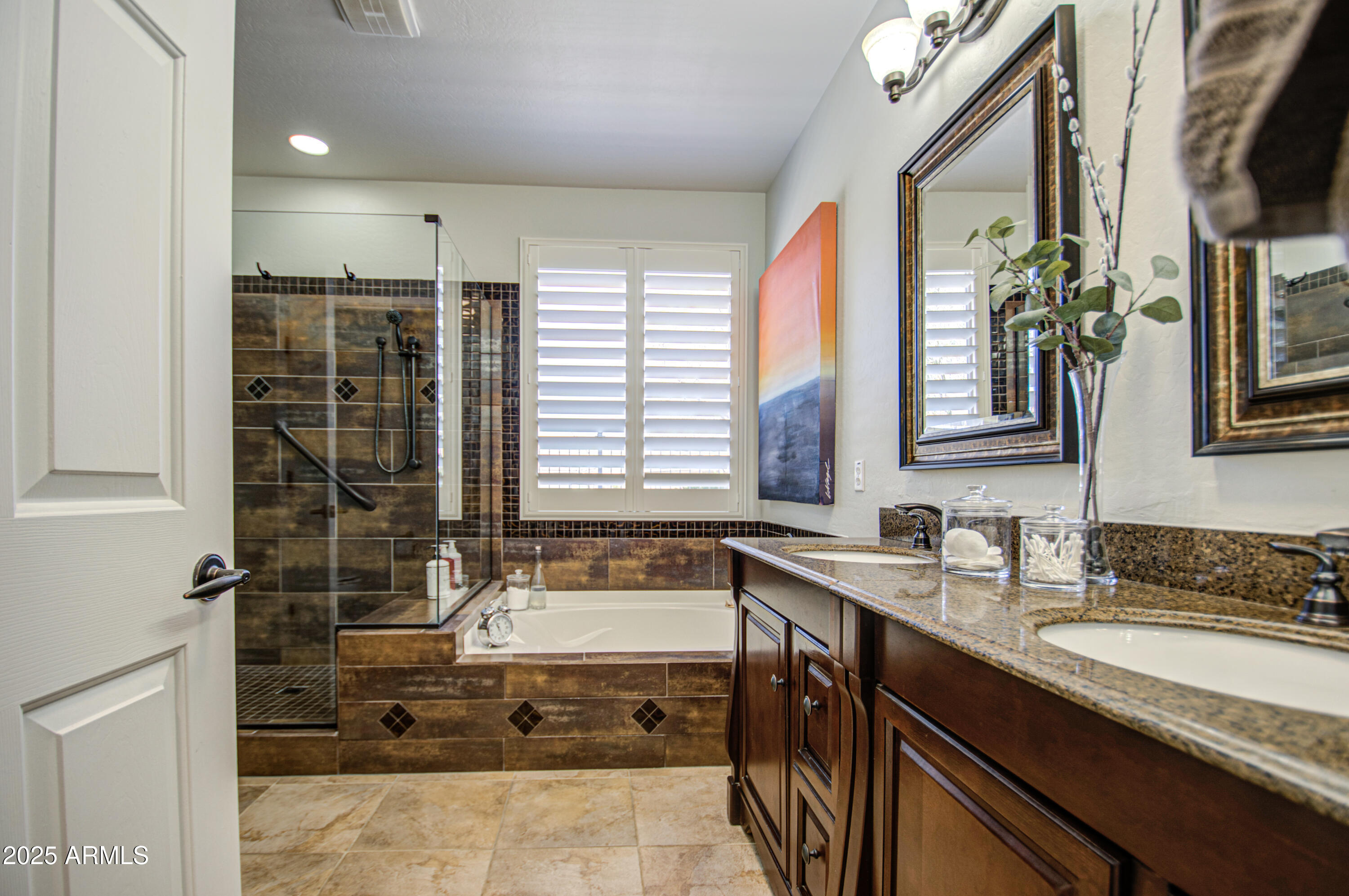 32241 N DOG LEG Court