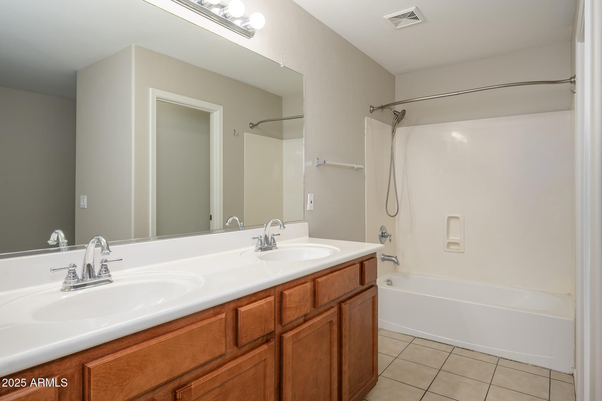 10219 E Isleta Avenue