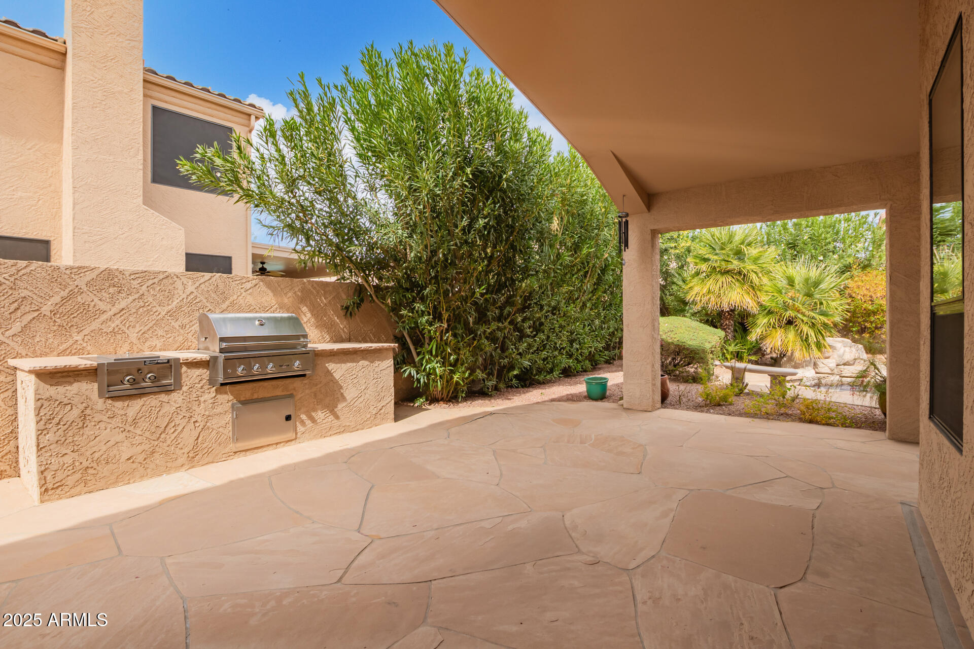 9104 E HILLERY Drive