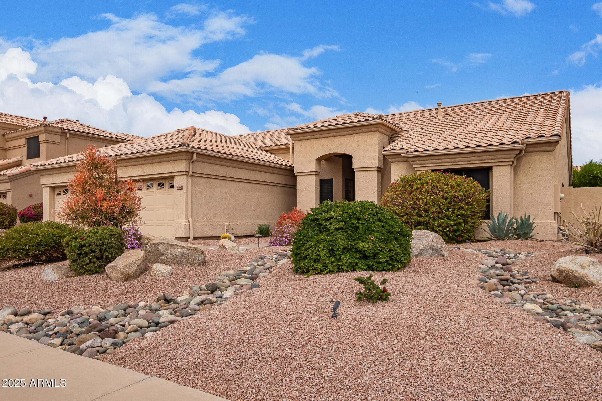 9104 E HILLERY Drive