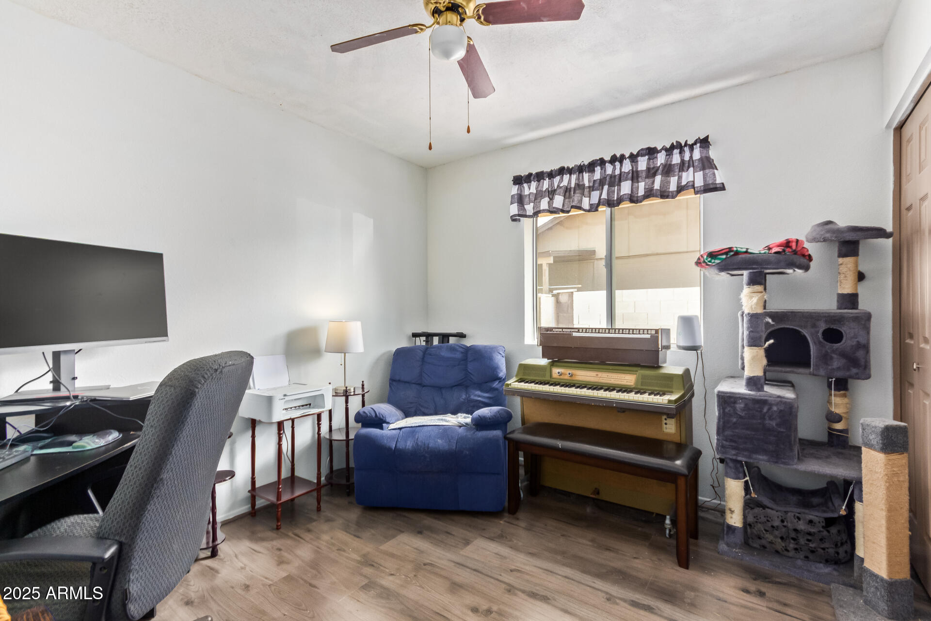 848 W KEATING Avenue