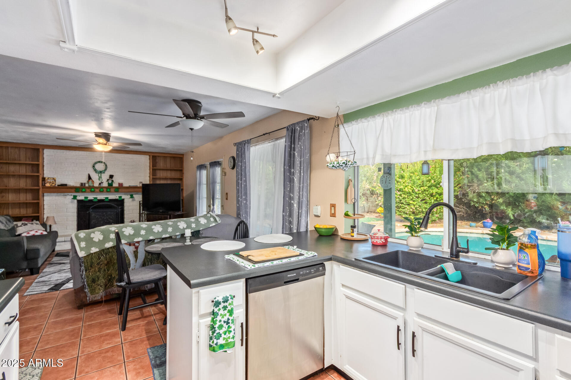 848 W KEATING Avenue