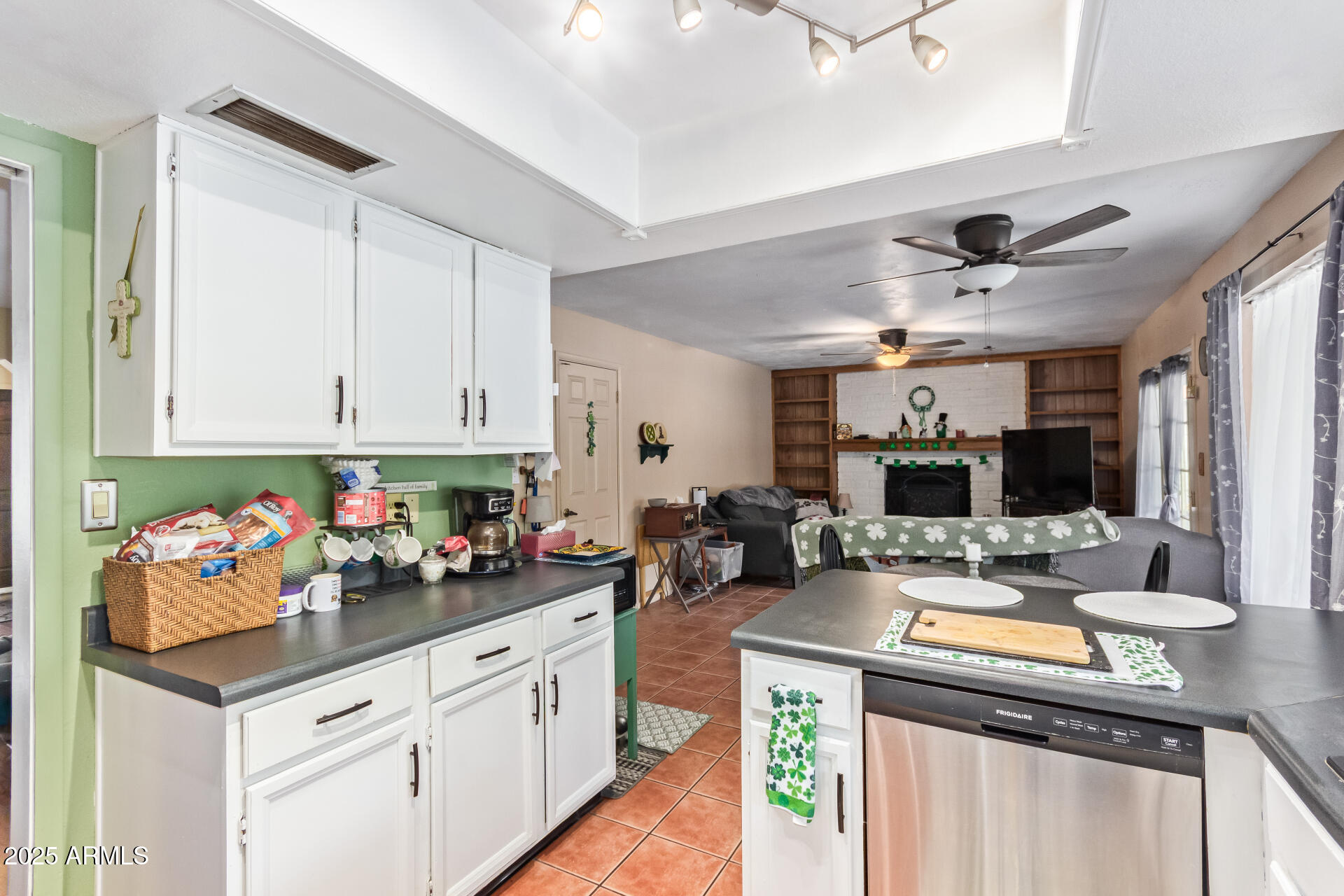 848 W KEATING Avenue