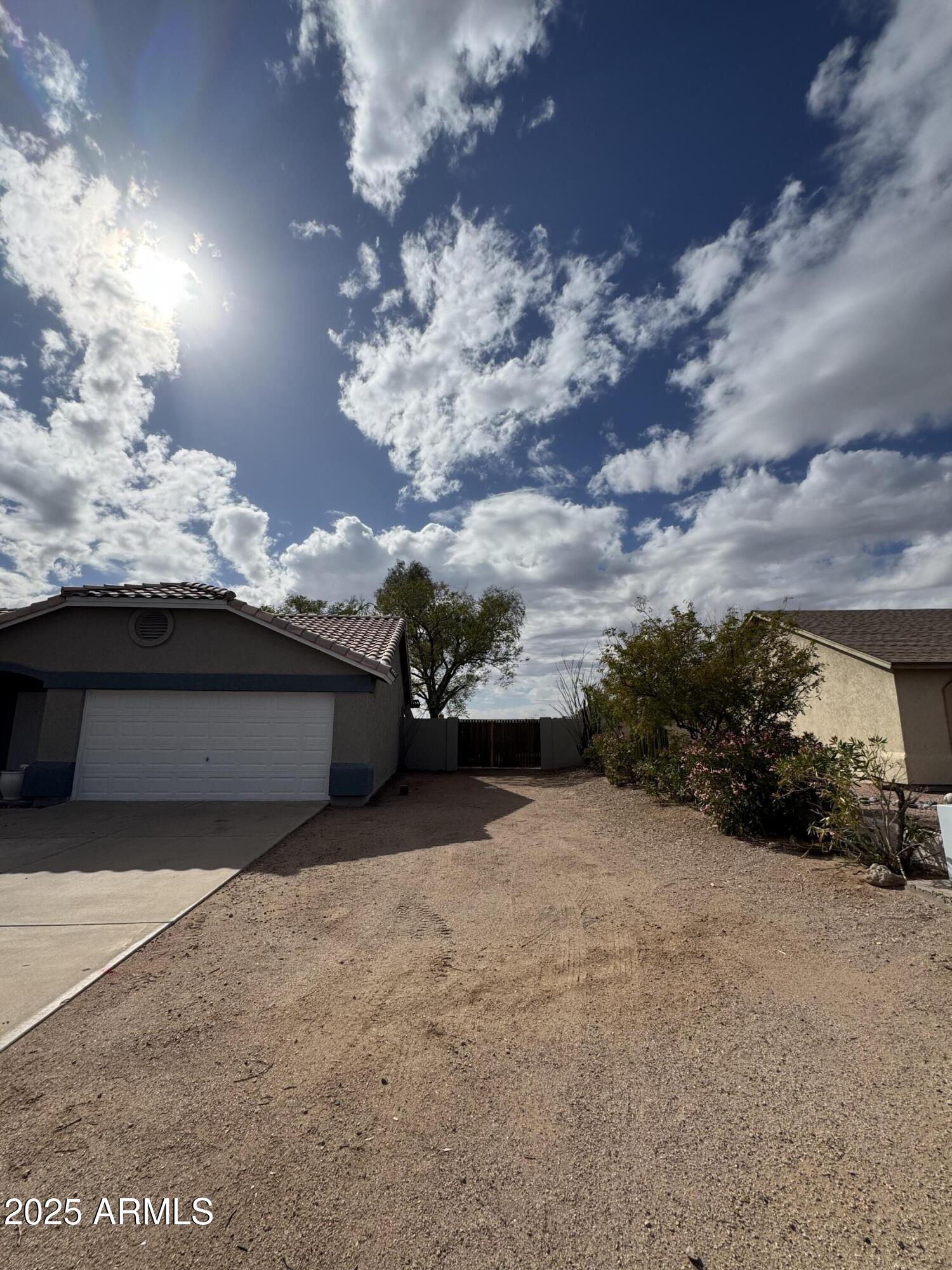 1046 N GILA VERDE Street