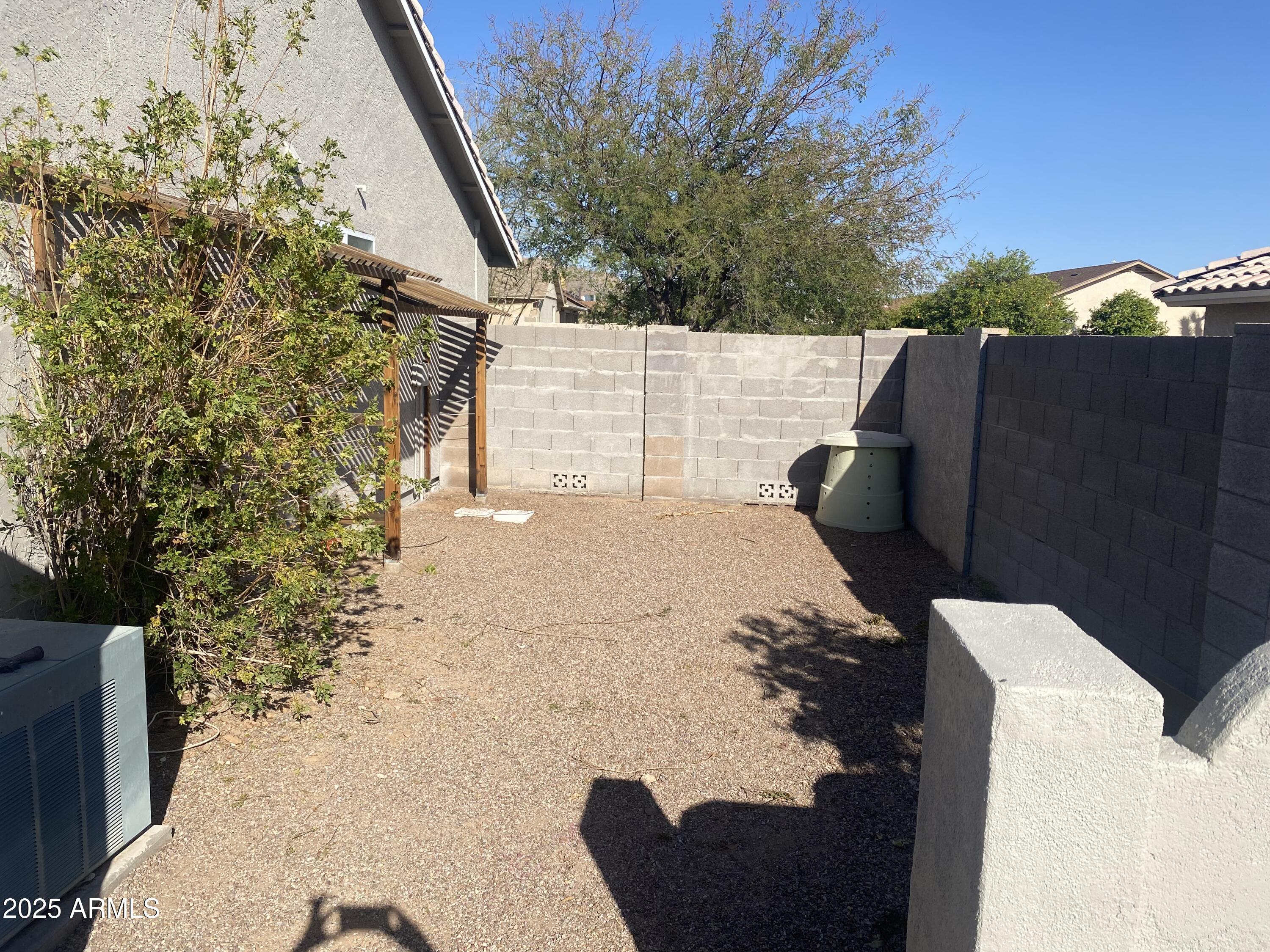 1046 N GILA VERDE Street