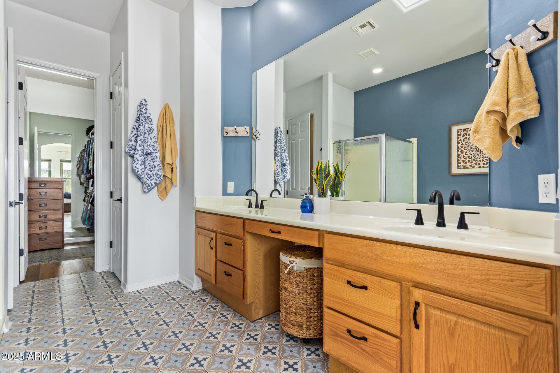 7411 E QUIEN SABE Way