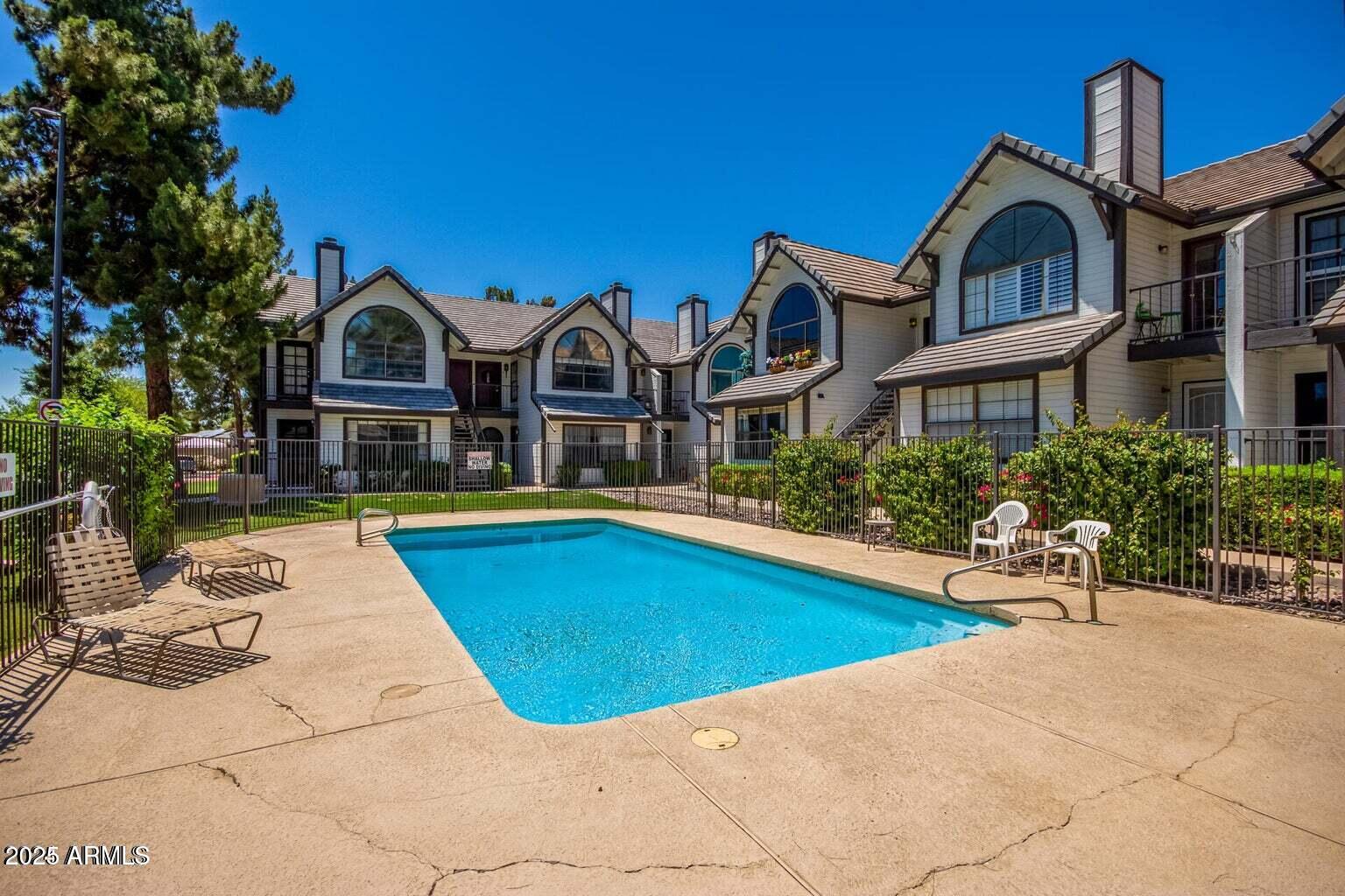 20 S BUENA VISTA Avenue, 207