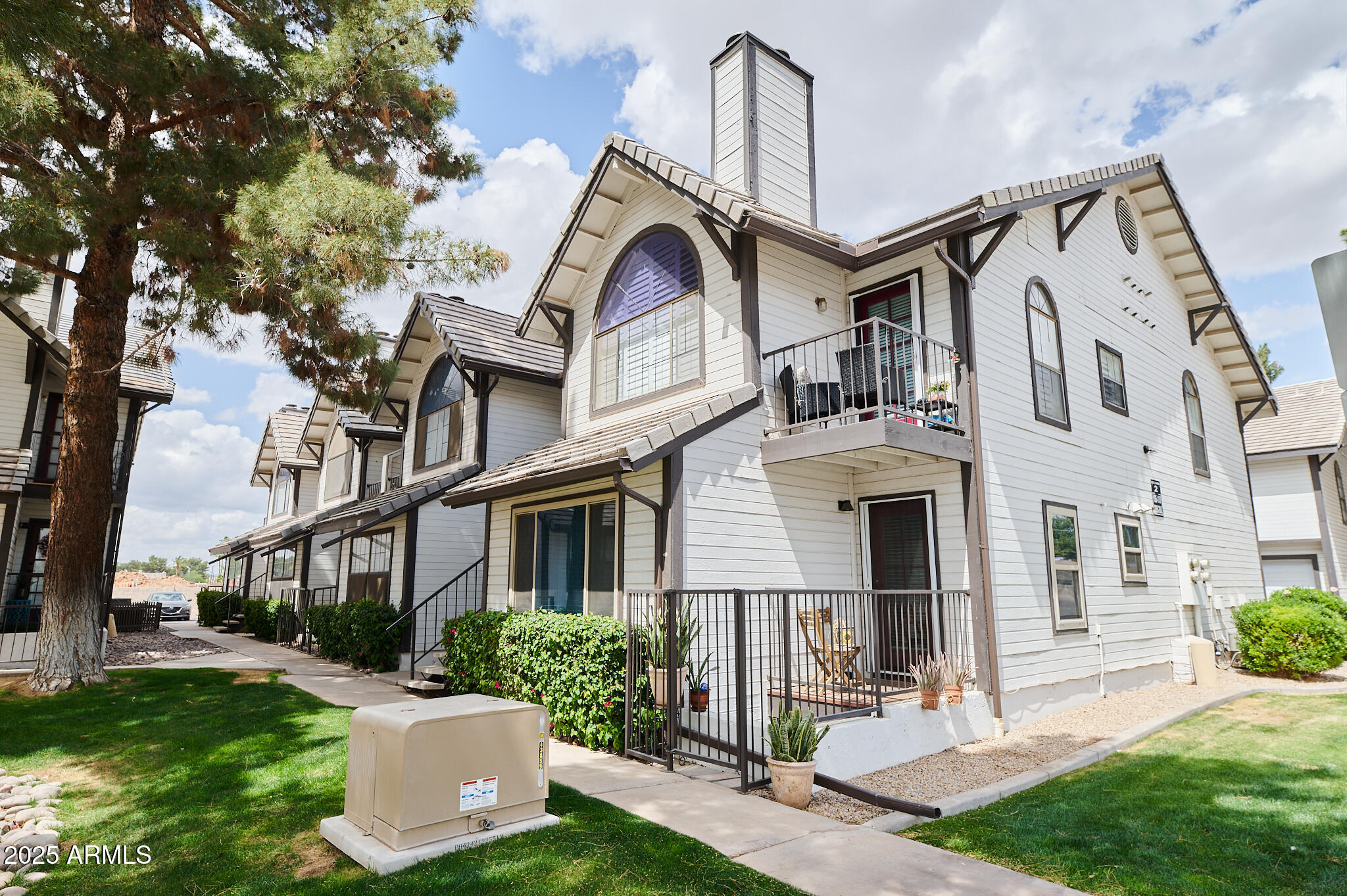 20 S BUENA VISTA Avenue, 207