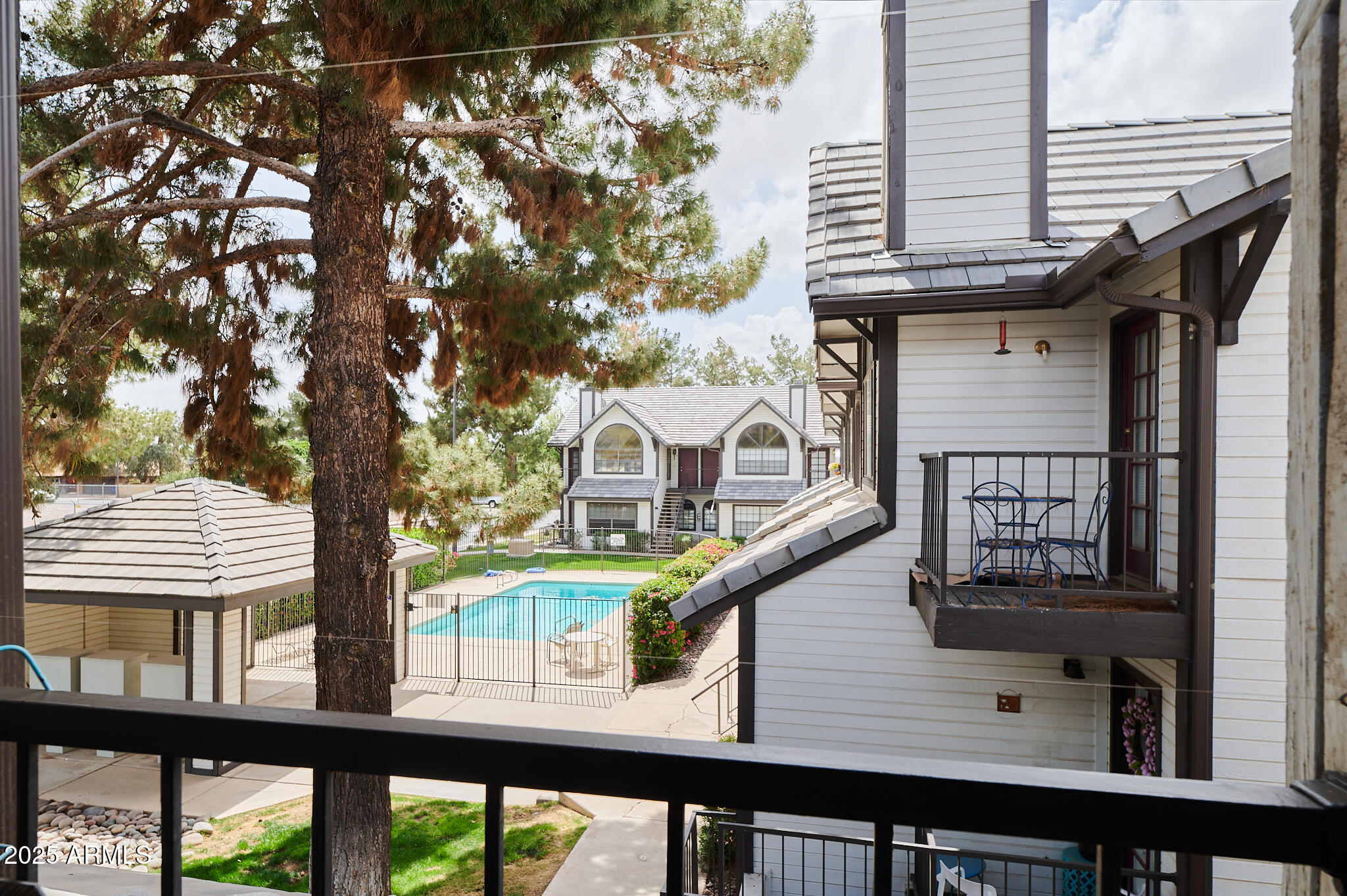 20 S BUENA VISTA Avenue, 207