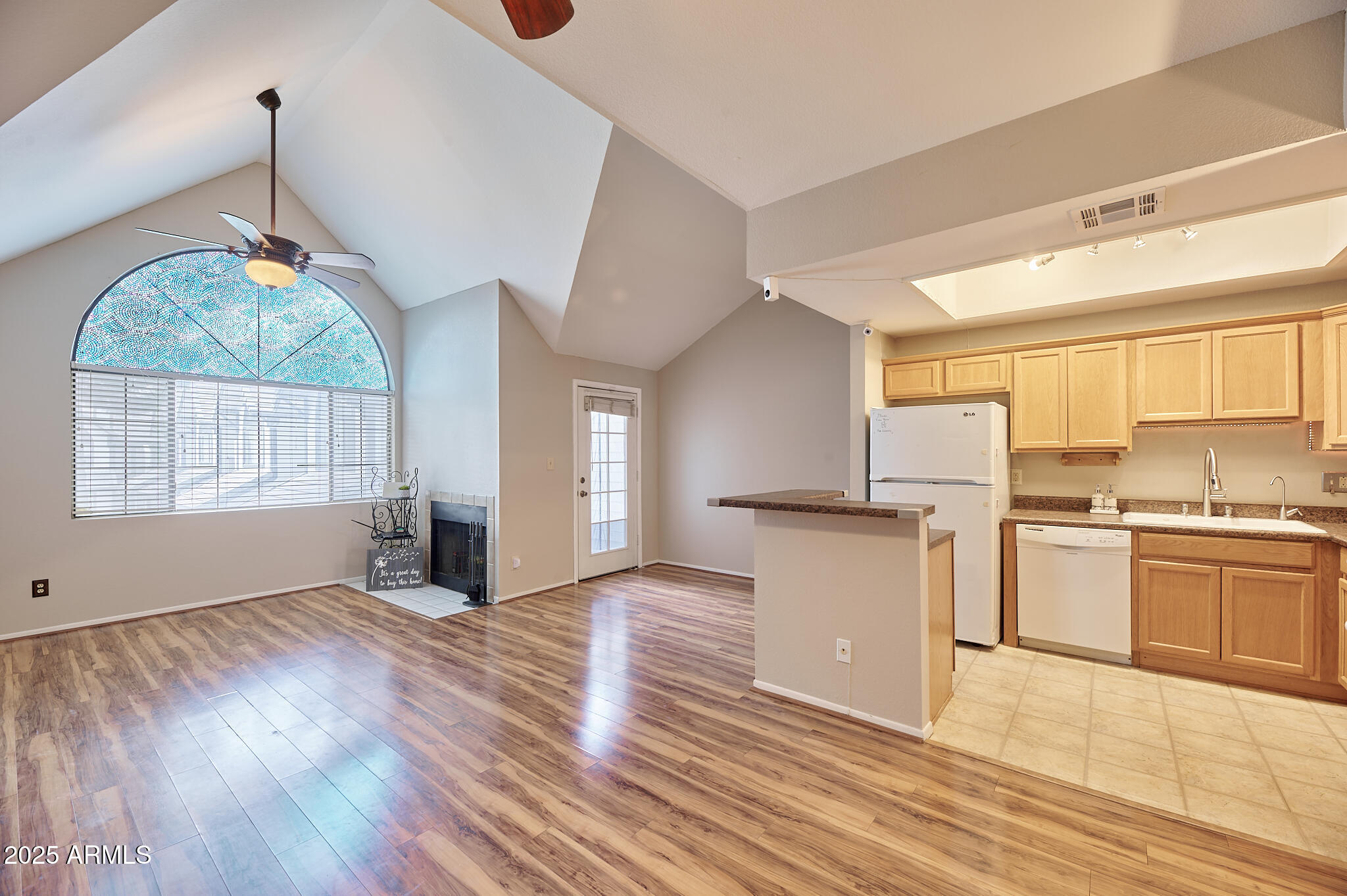 20 S BUENA VISTA Avenue, 207