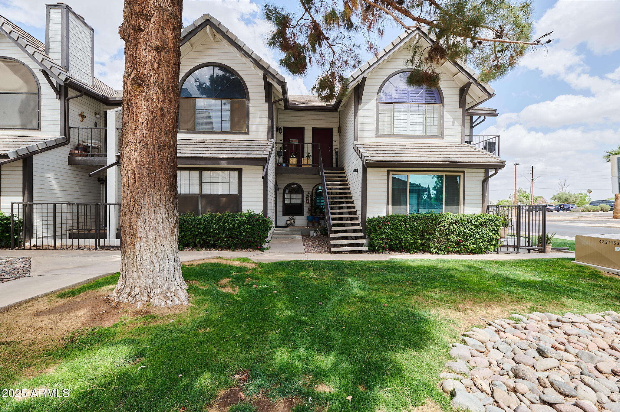 20 S BUENA VISTA Avenue, 207