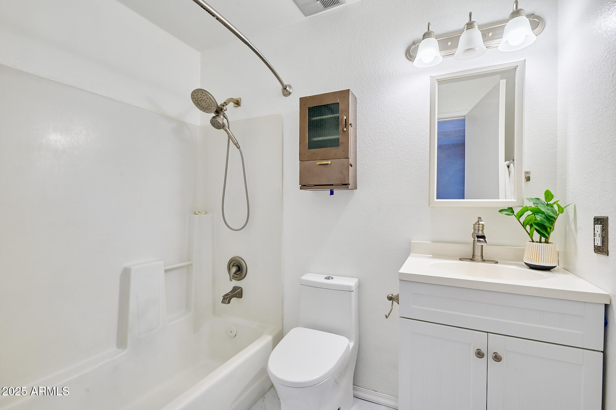 20 S BUENA VISTA Avenue, 207