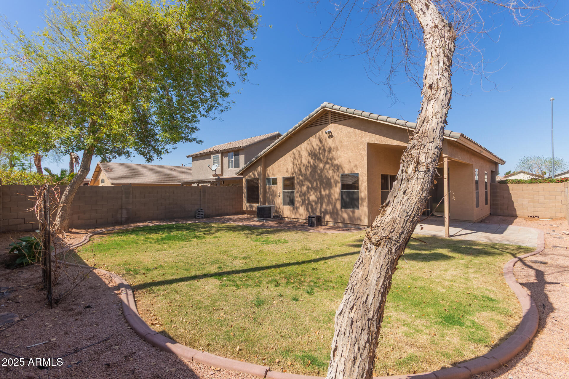 9423 E POSADA Avenue