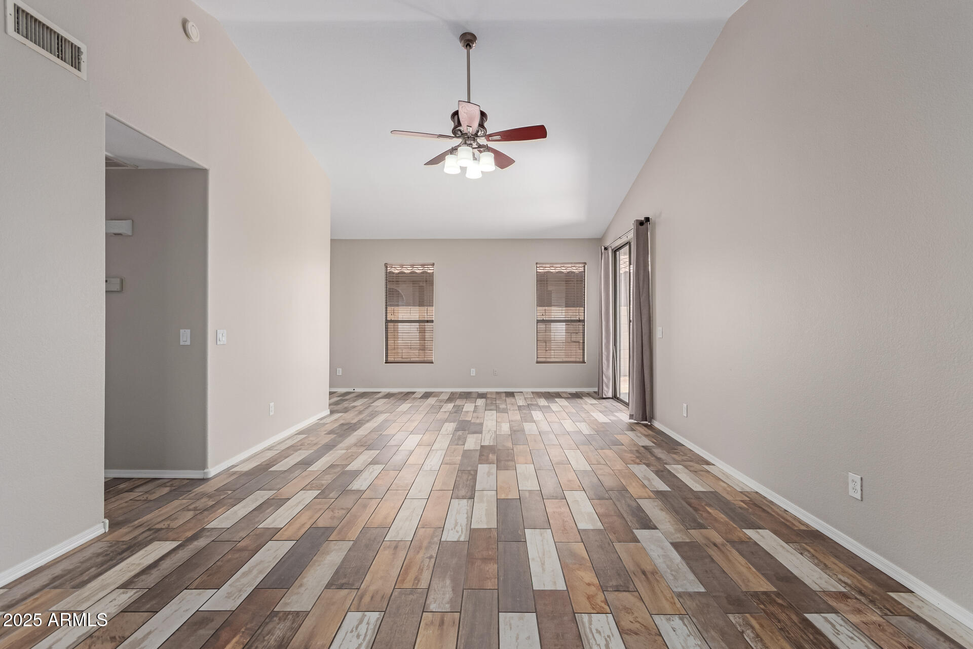 9423 E POSADA Avenue