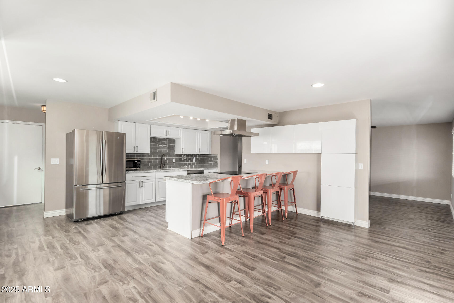 1215 W DUBLIN Street