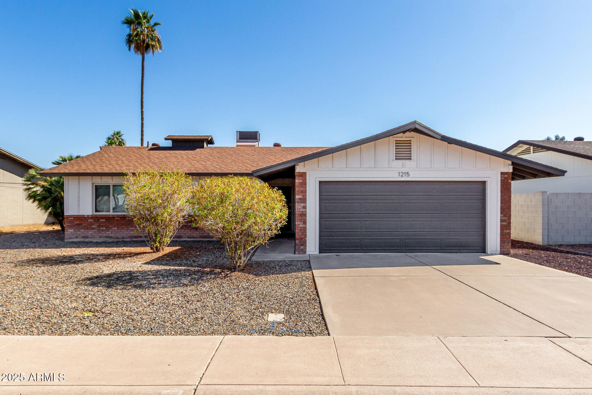 1215 W DUBLIN Street