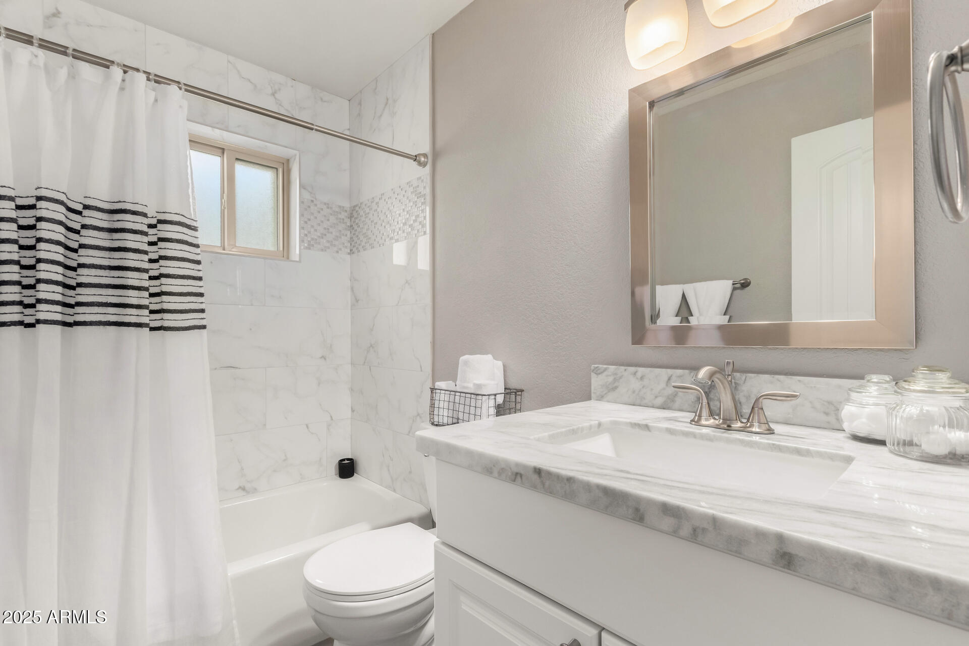 1215 W DUBLIN Street