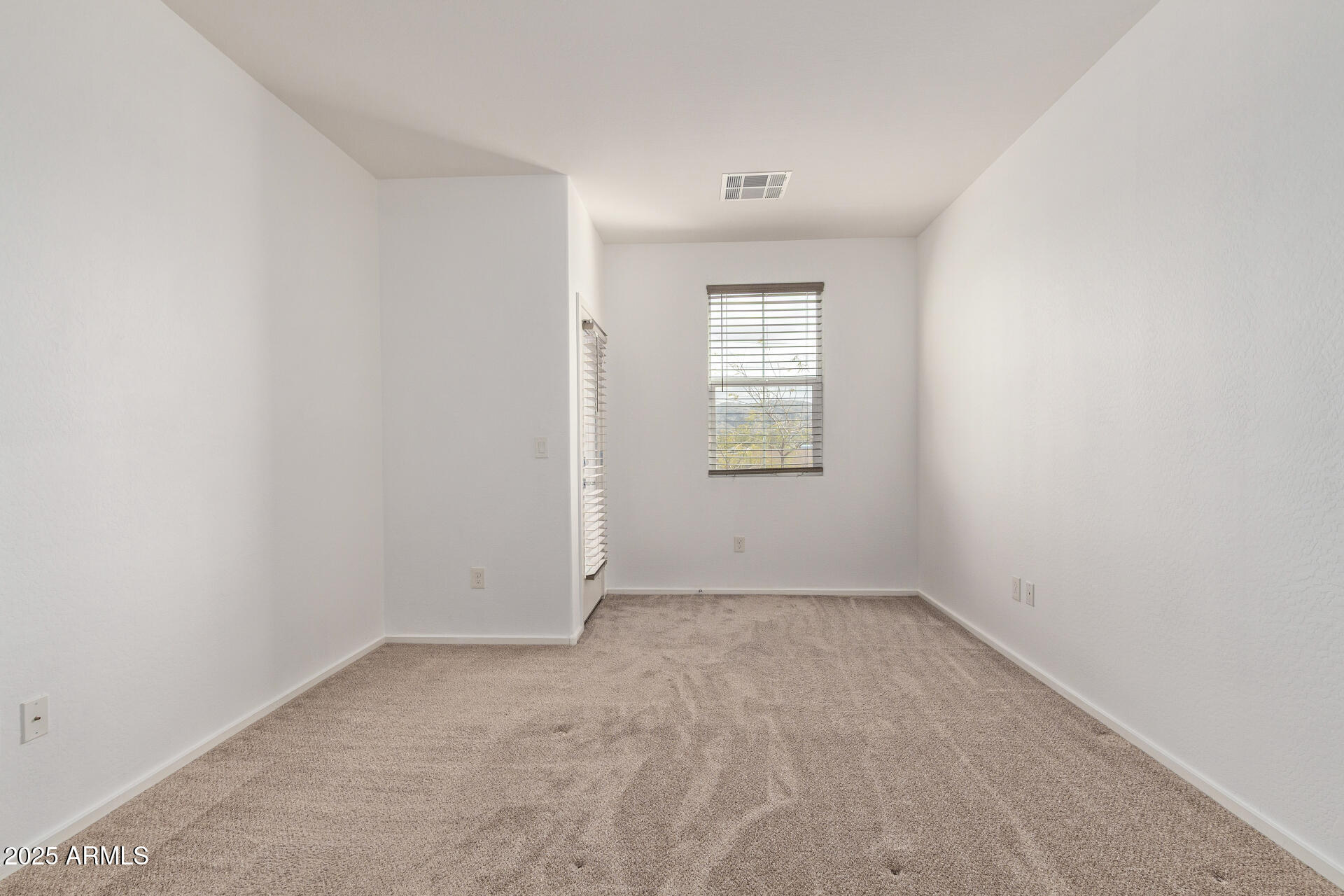 2323 E HUNTINGTON Drive