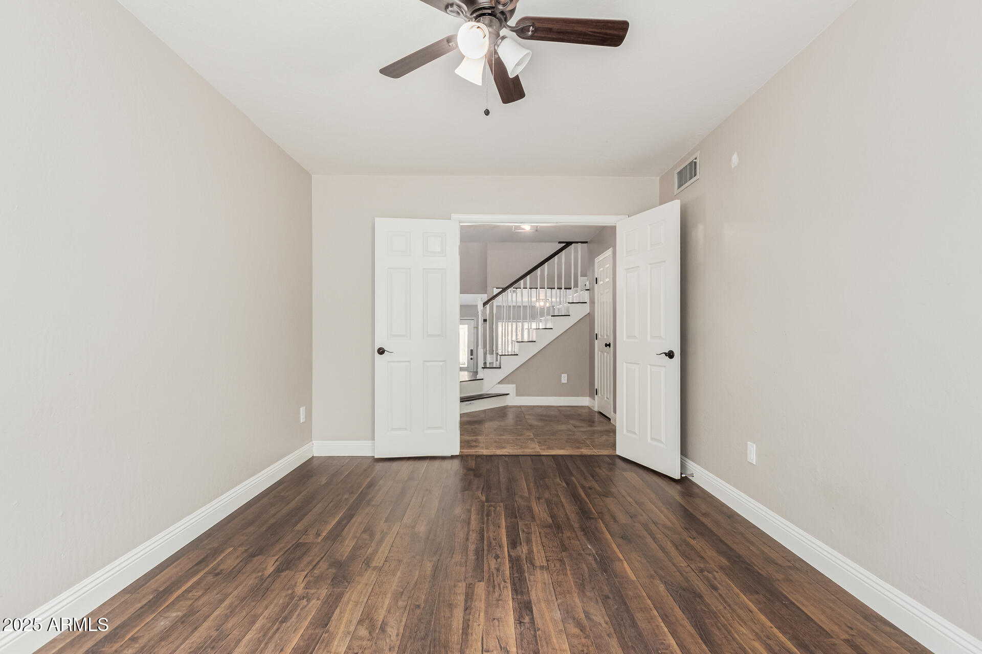 439 N COBBLESTONE Street