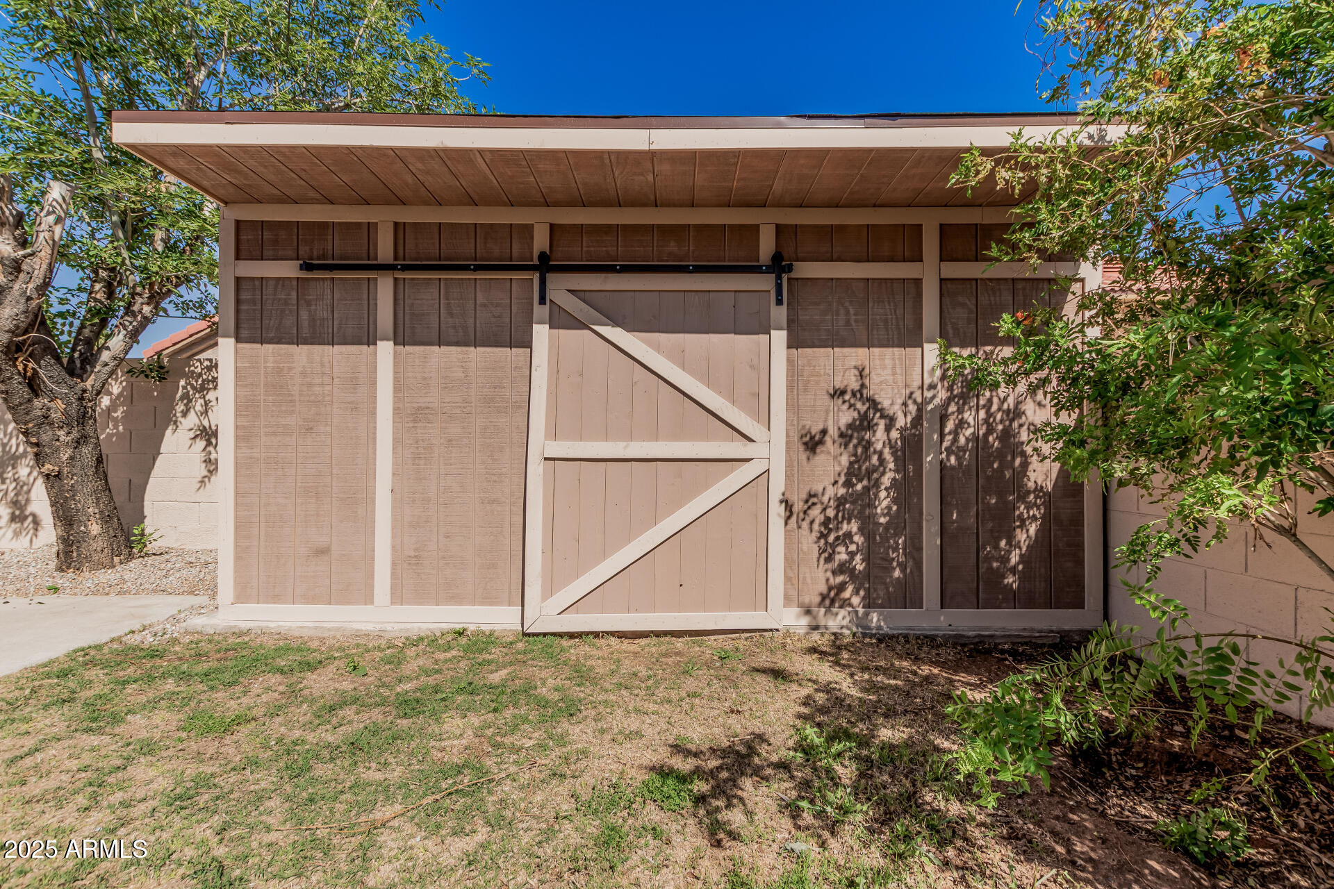 439 N COBBLESTONE Street