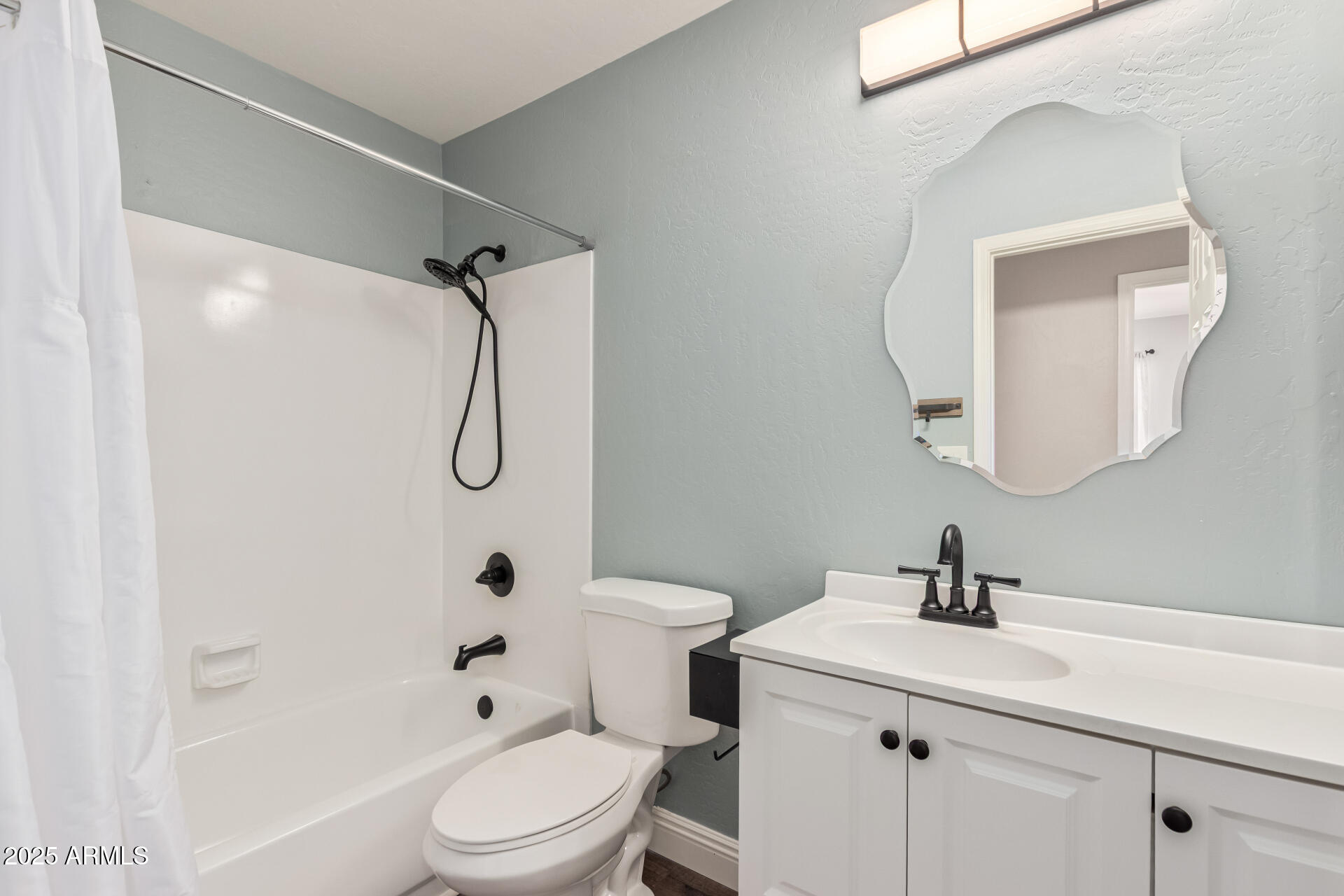 439 N COBBLESTONE Street