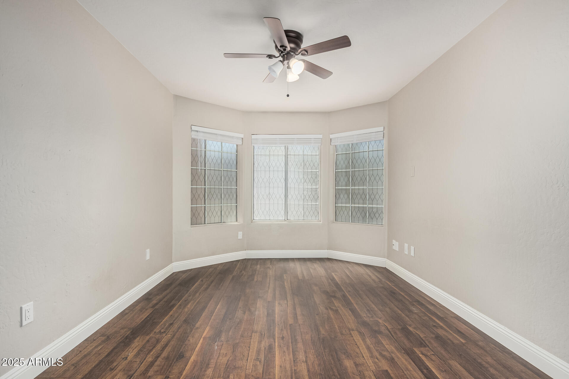 439 N COBBLESTONE Street