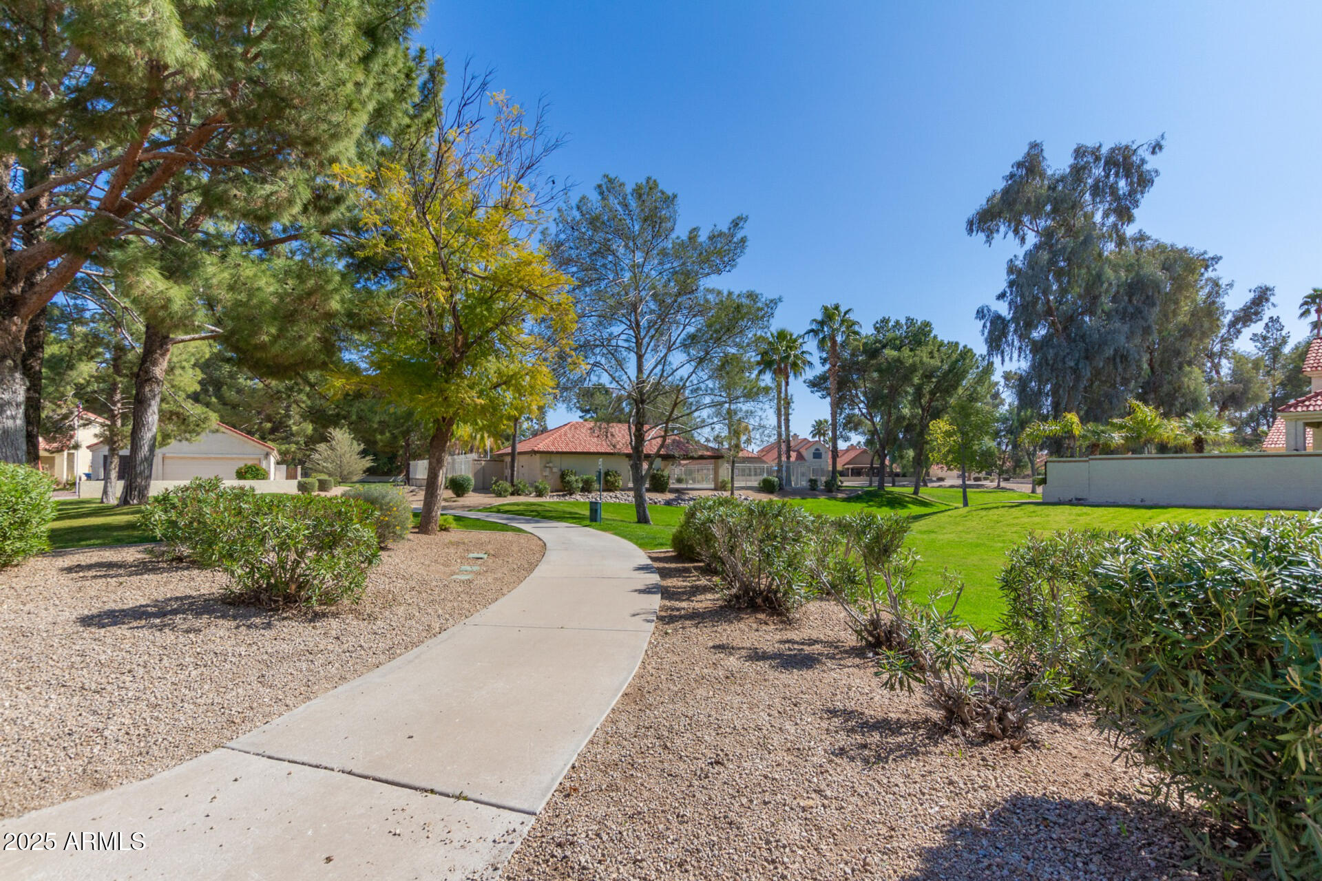 439 N COBBLESTONE Street