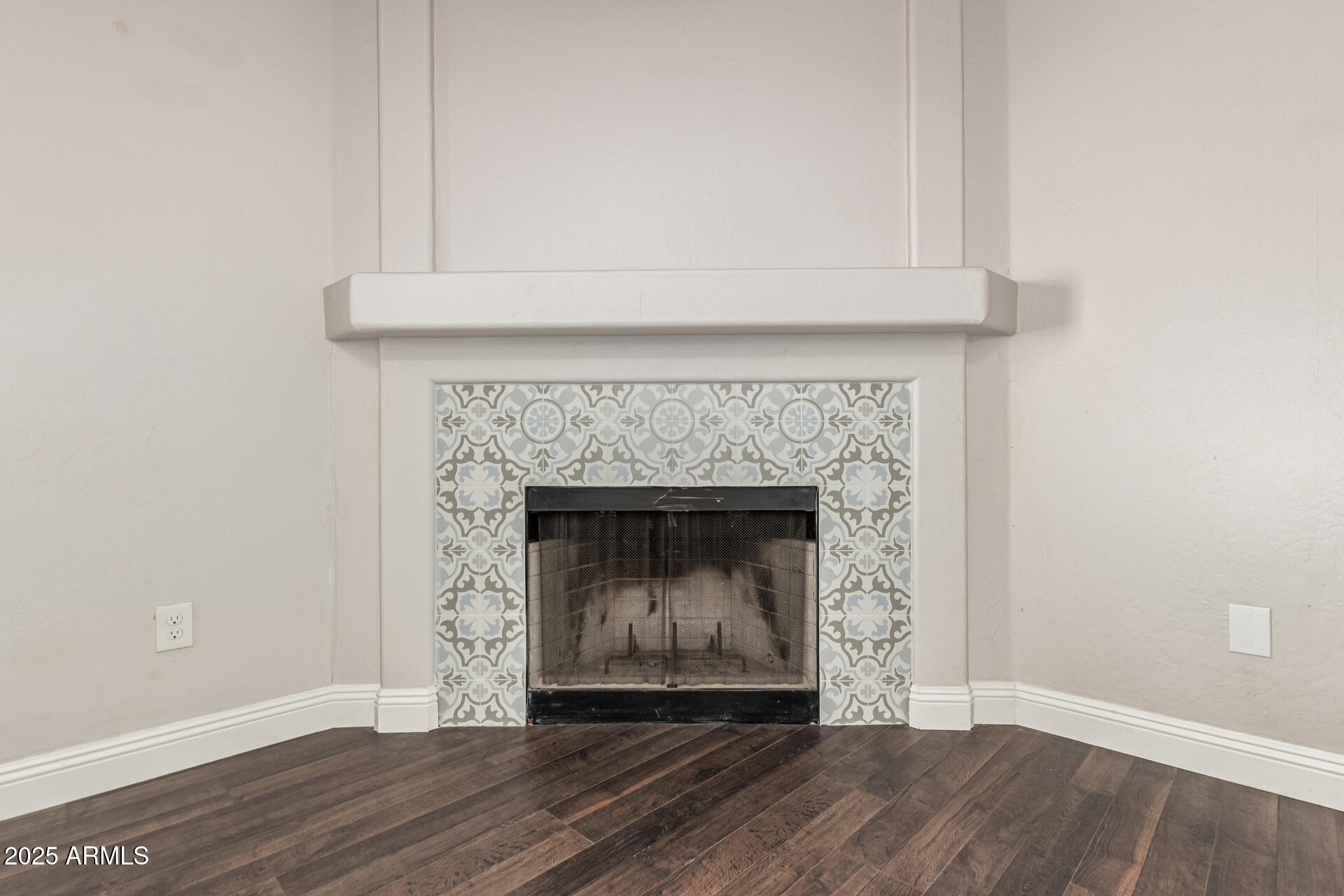 439 N COBBLESTONE Street