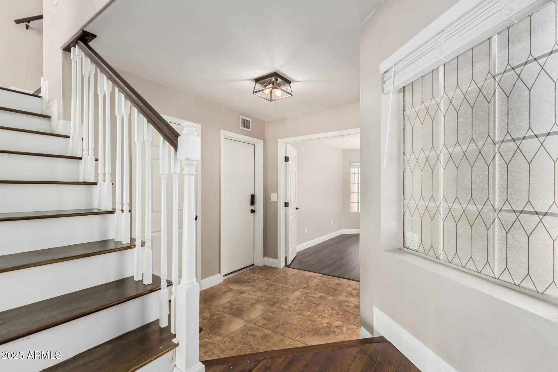 439 N COBBLESTONE Street