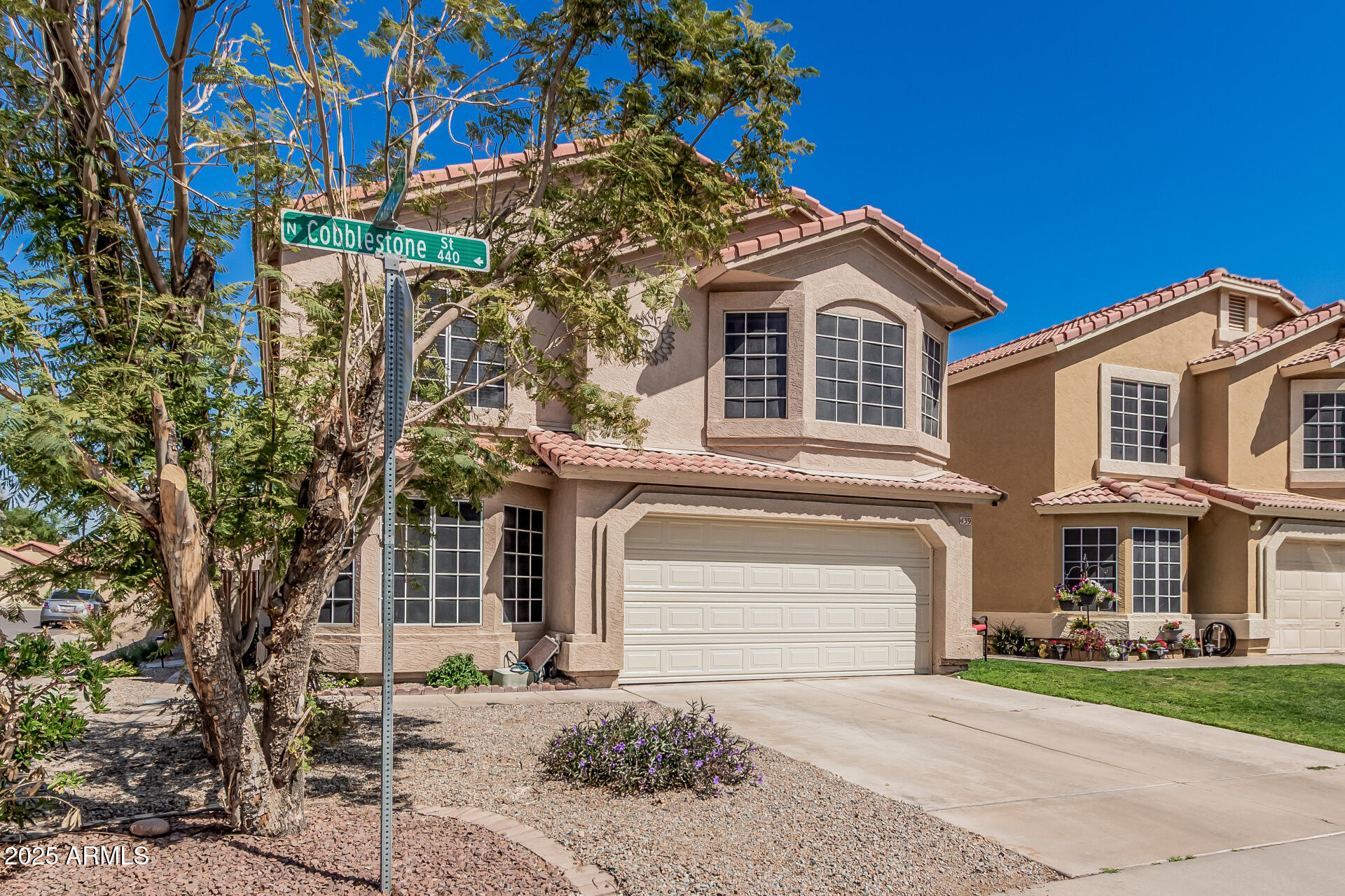 439 N COBBLESTONE Street