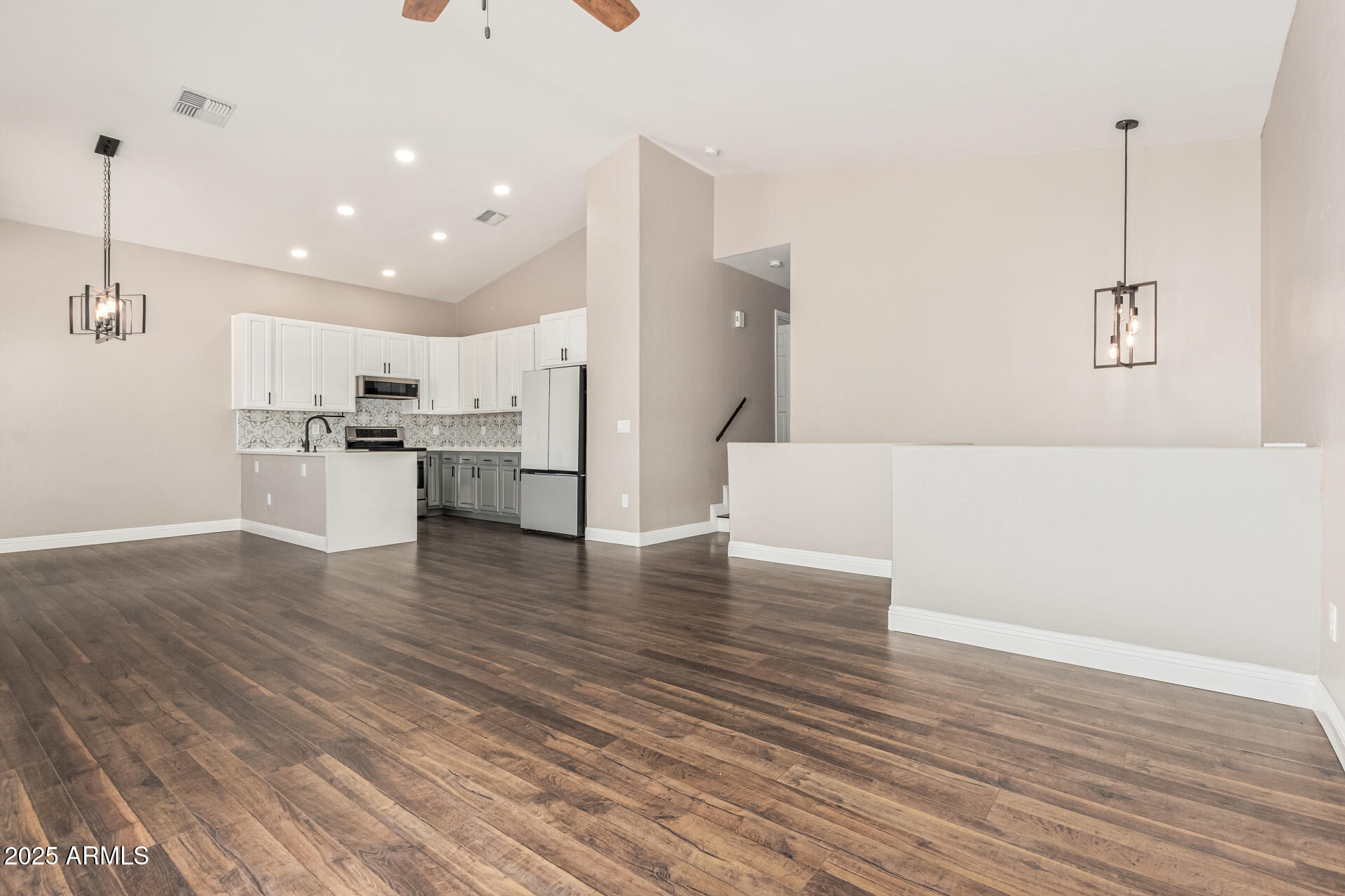 439 N COBBLESTONE Street