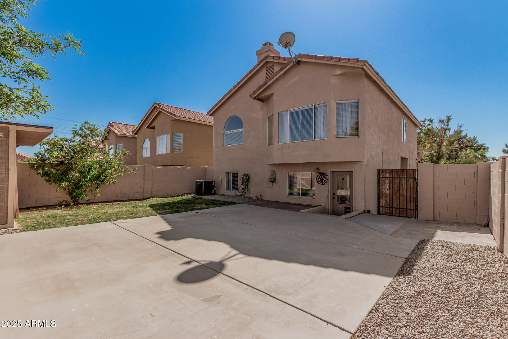 439 N COBBLESTONE Street