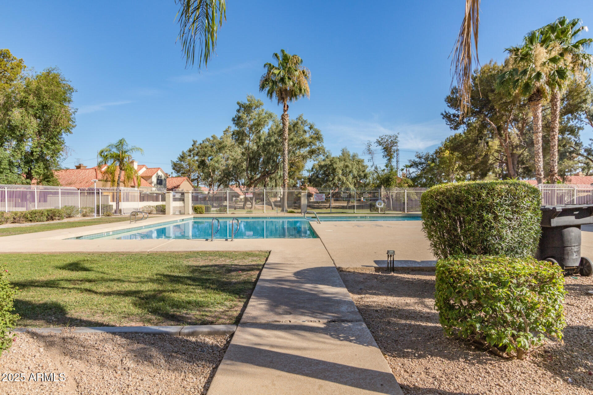 439 N COBBLESTONE Street