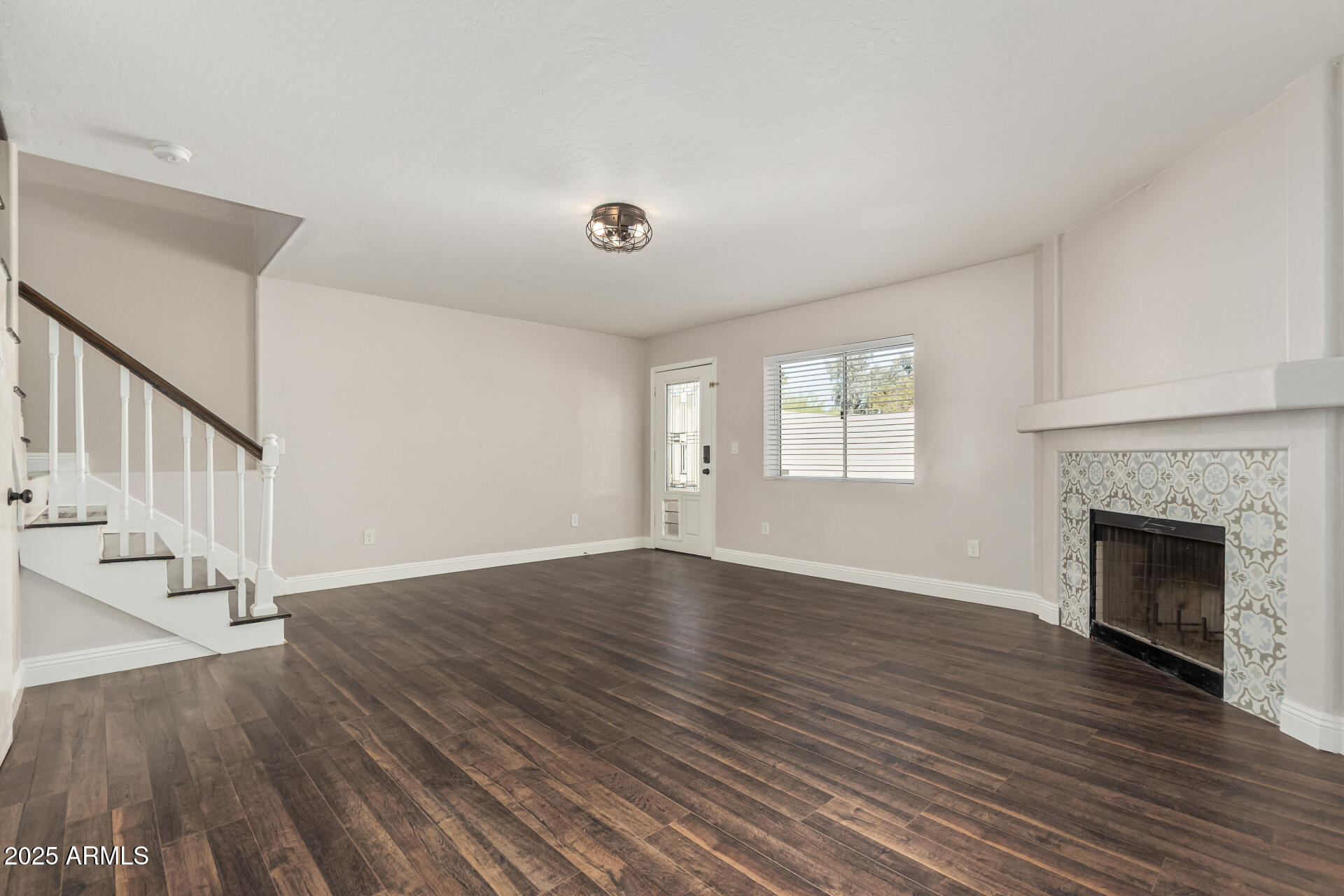 439 N COBBLESTONE Street