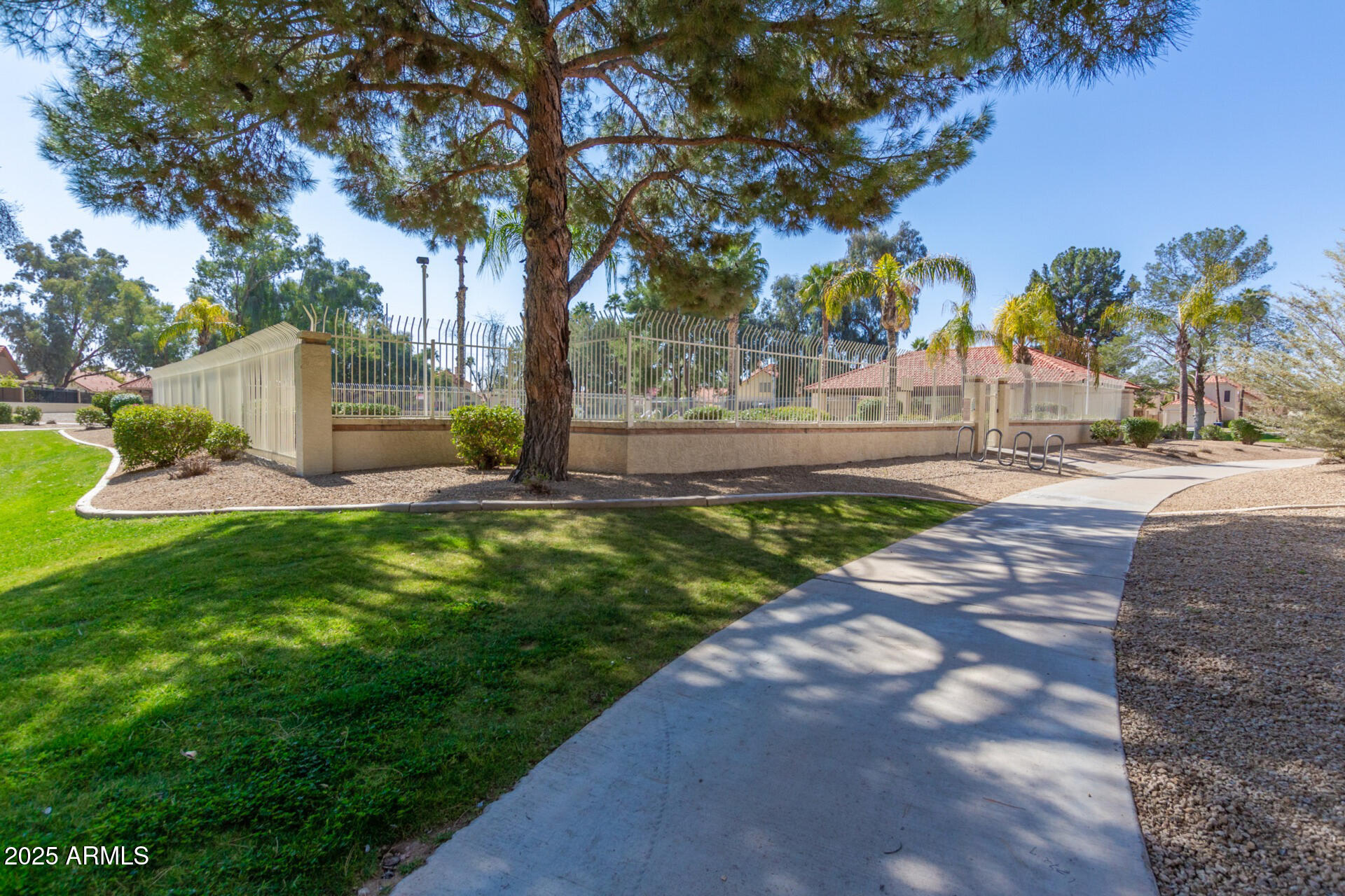 439 N COBBLESTONE Street