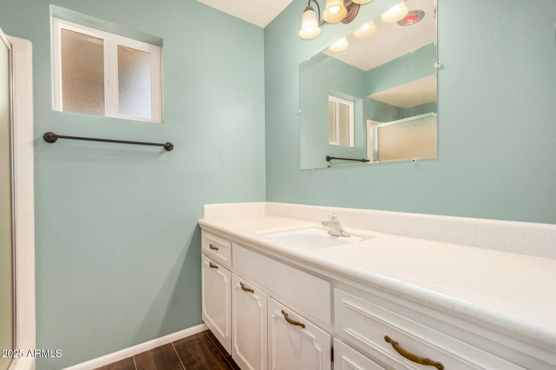 5865 E ANAHEIM Street