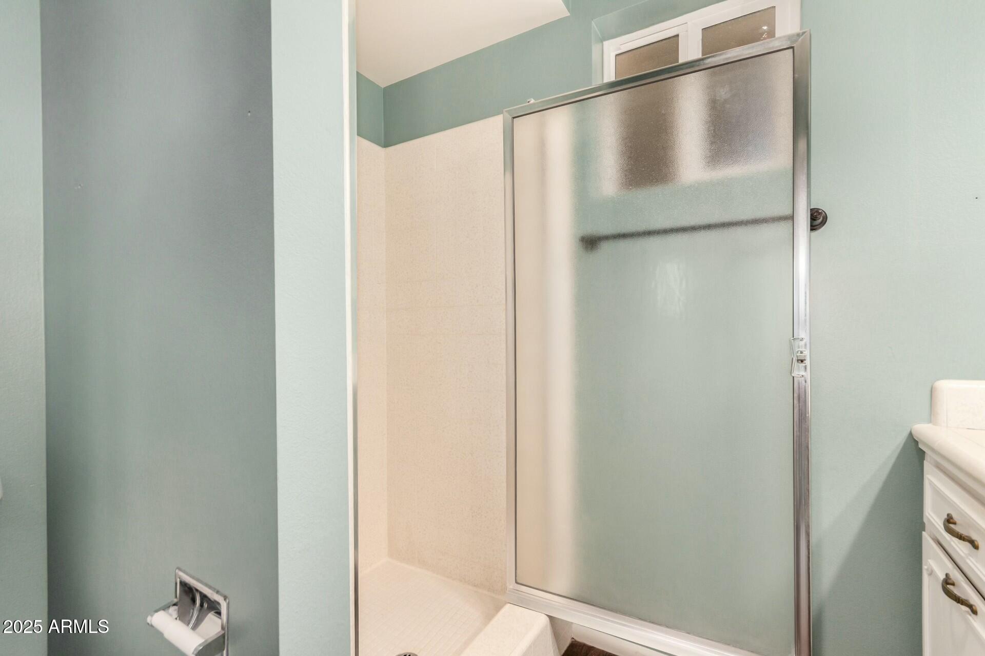 5865 E ANAHEIM Street