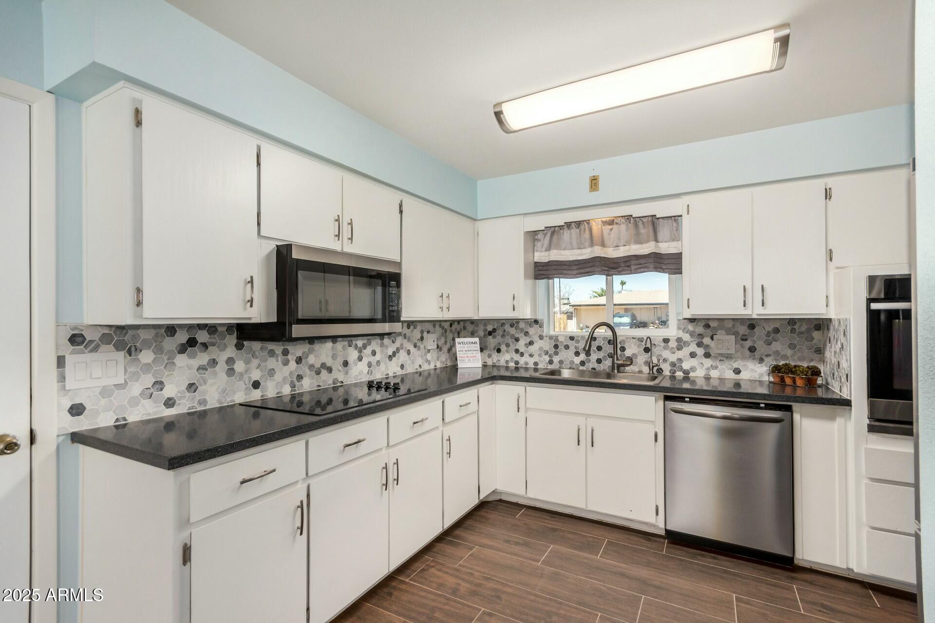 5865 E ANAHEIM Street