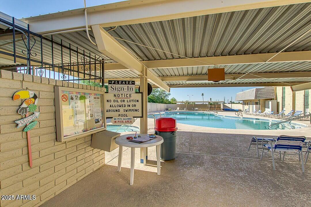 5865 E ANAHEIM Street