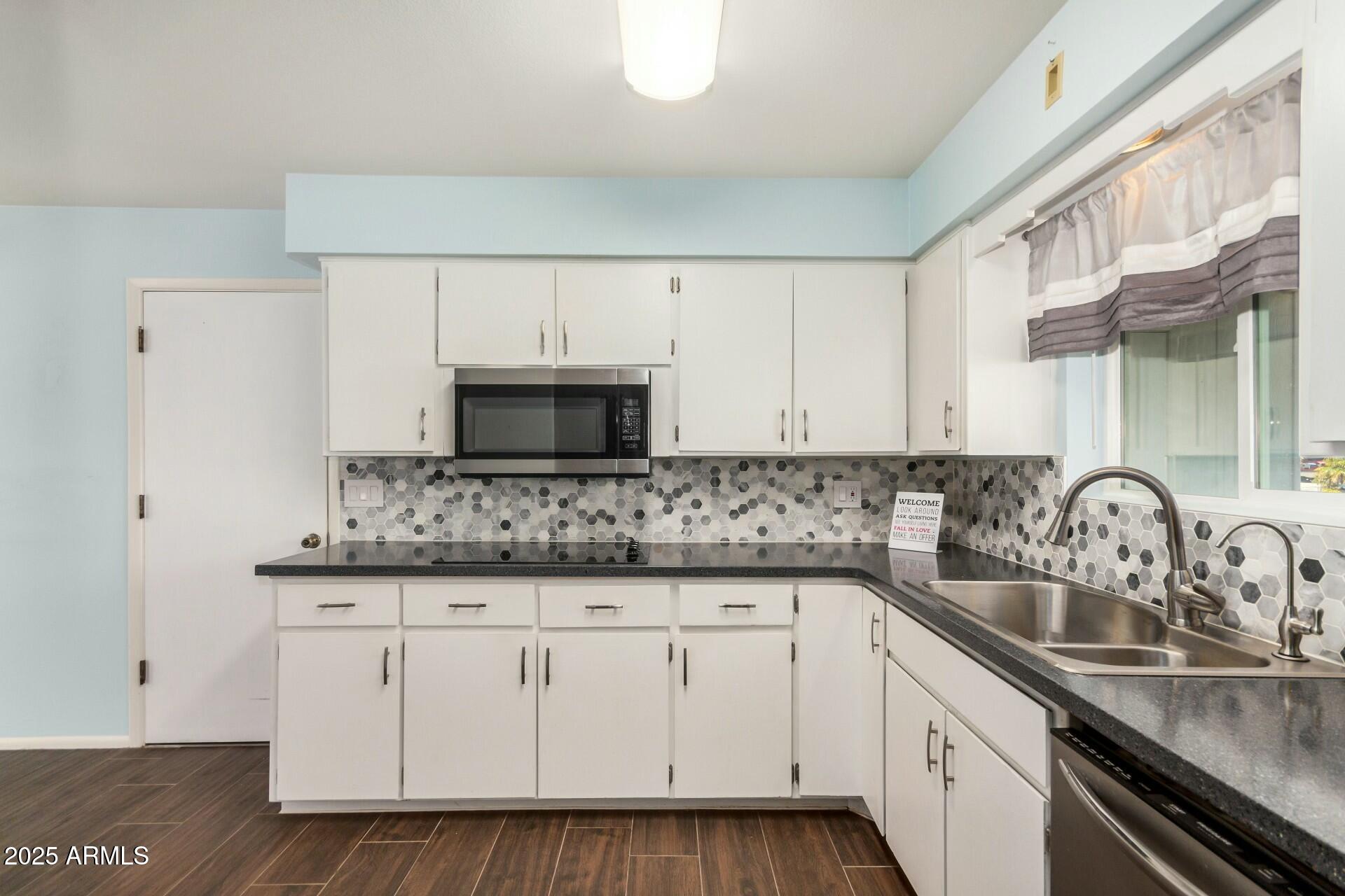 5865 E ANAHEIM Street